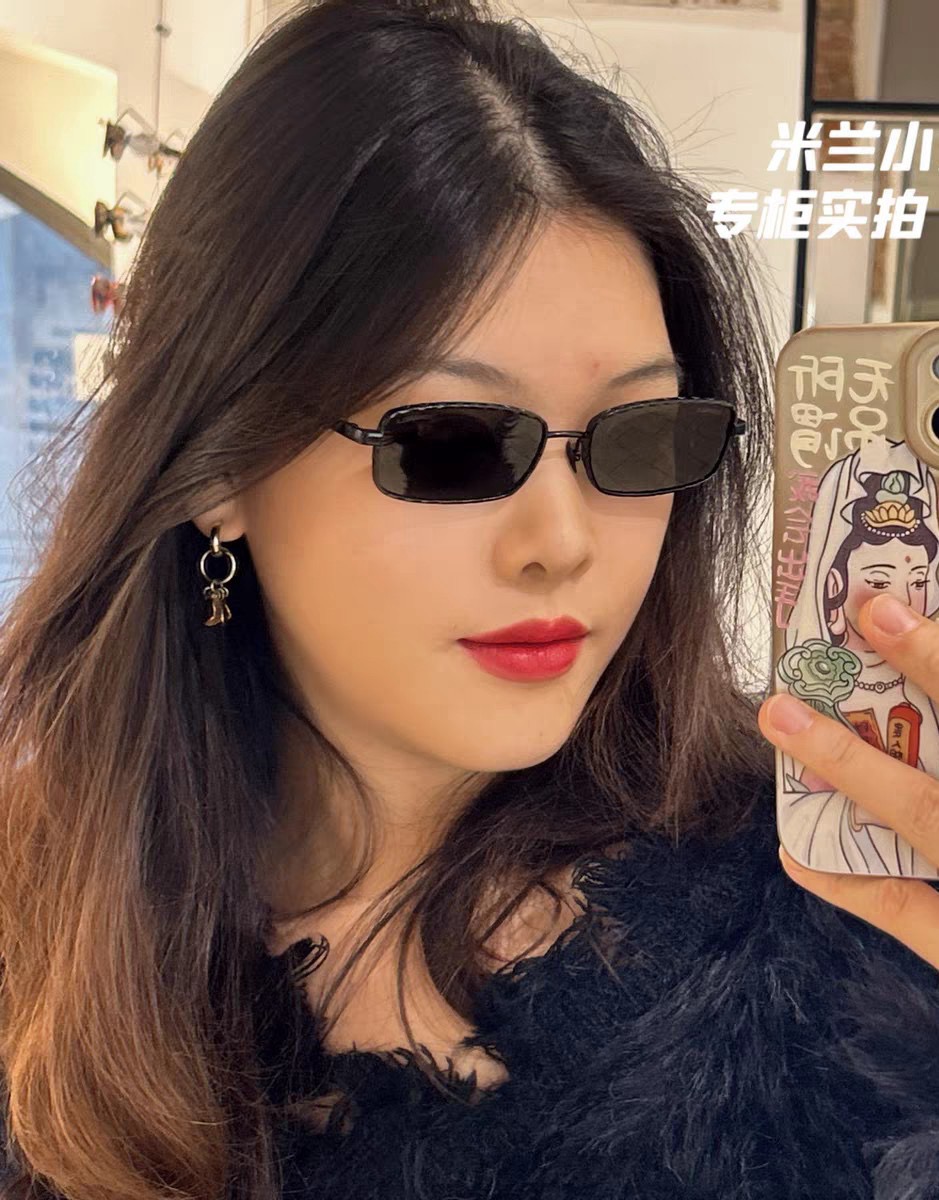 E.JPG