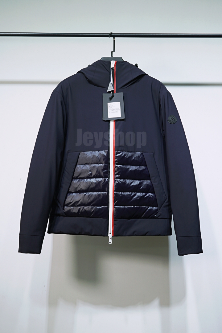 （특가 처리）몽클레어 Moncler 점퍼 다운 네이비