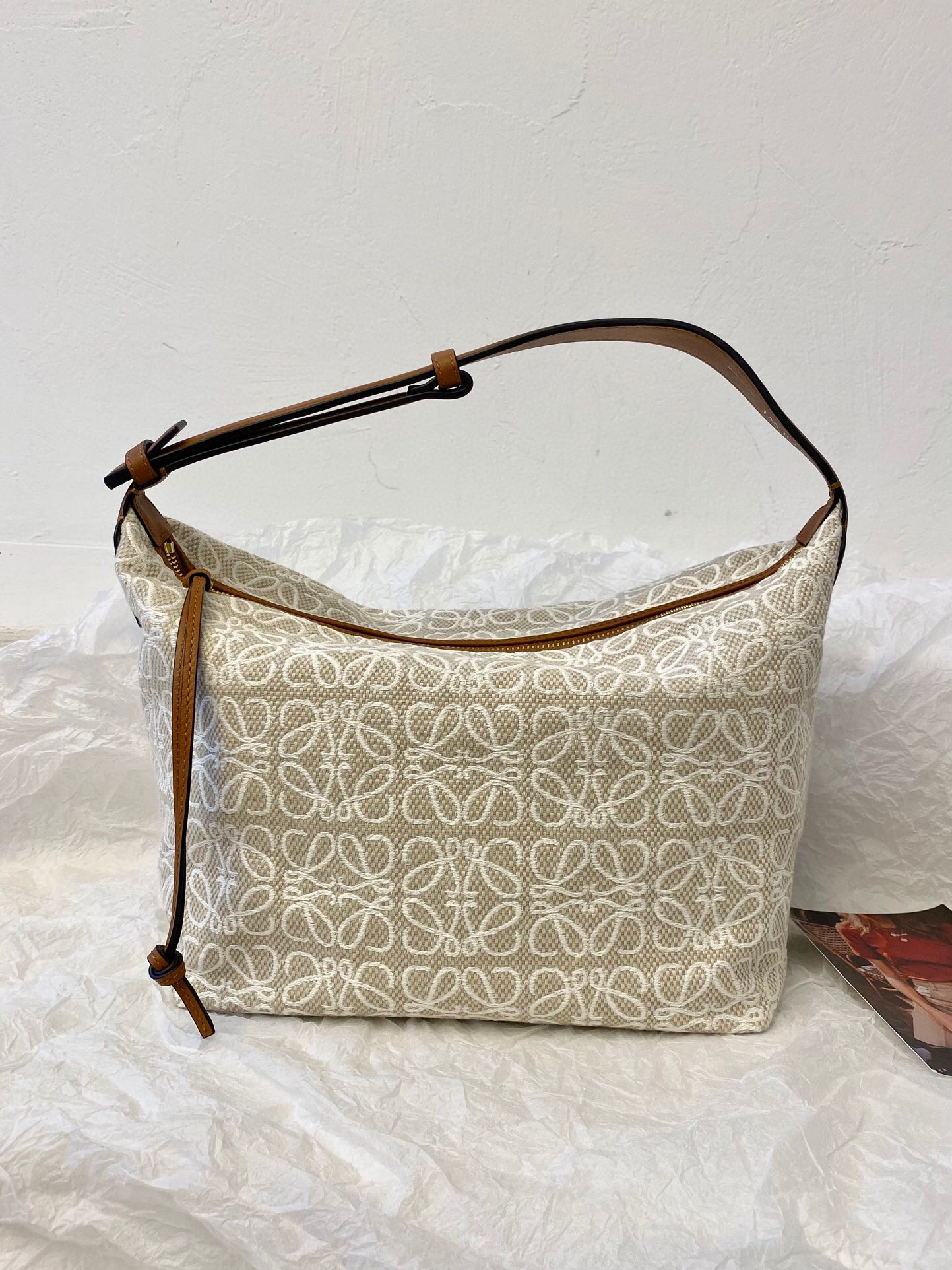 로에베 Loewe 90668 Cubi 숄더백 35.5cm