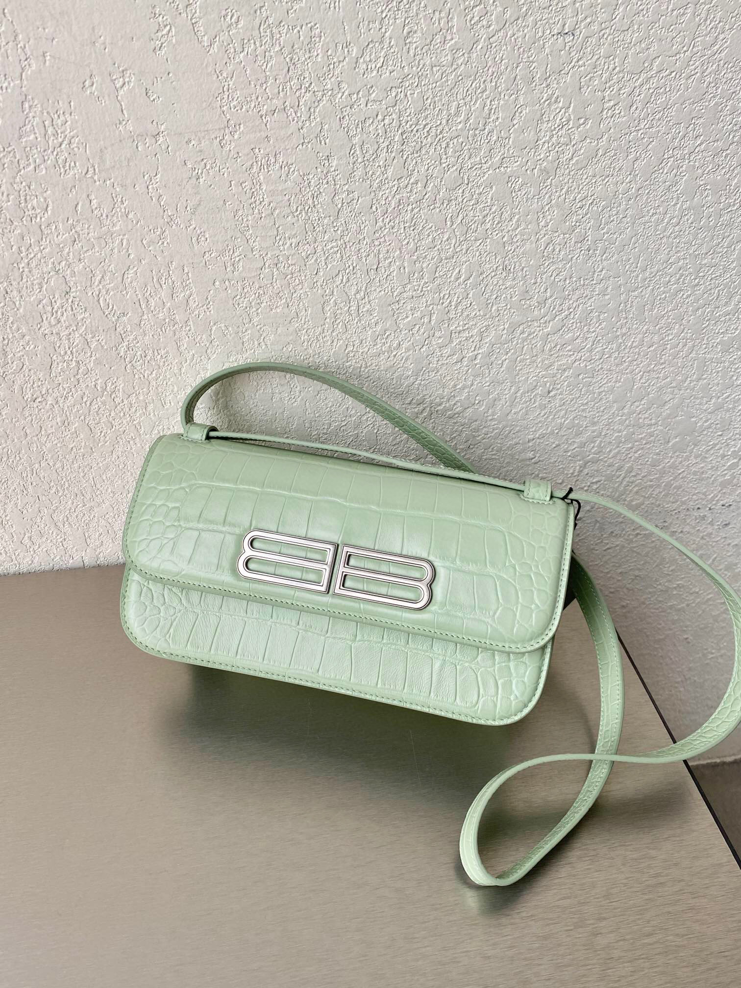 발렌시아가 Balenciaga 674693 엑스트라 서플 크로커다일 엠보싱 카프스킨 GOSSIP 스몰 백 23.5cm