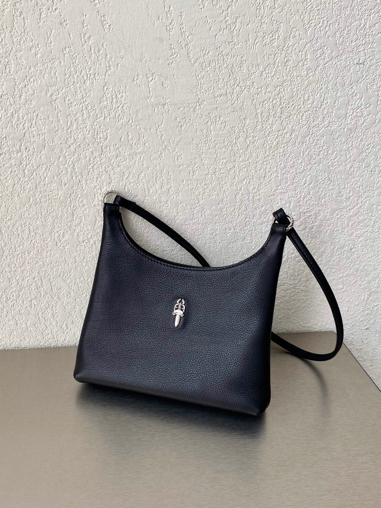 크롬하츠 Chrome Hearts viv 겨드랑이 가방 숄더백 3002 블랙