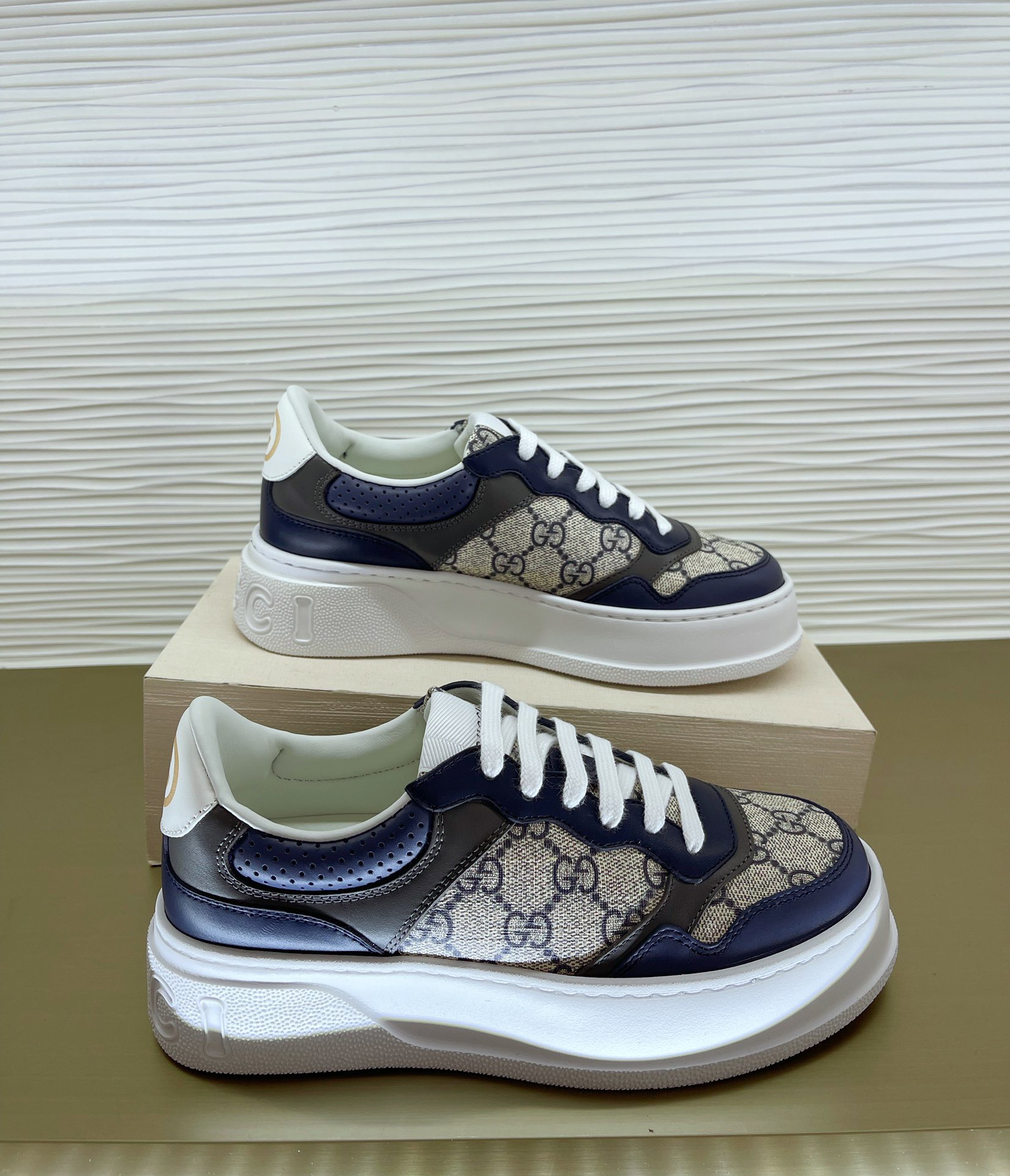 구찌 Gucci GG 스니커즈