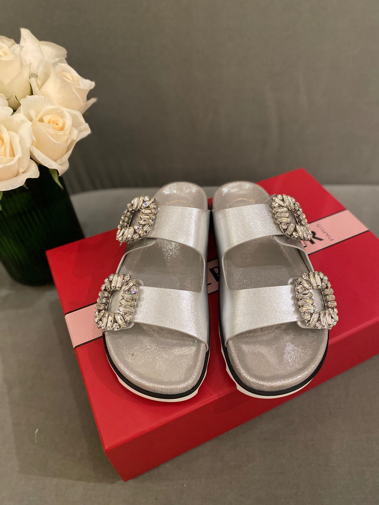 Roger Vivier Slidy Viv' Strass 버클 샌들
