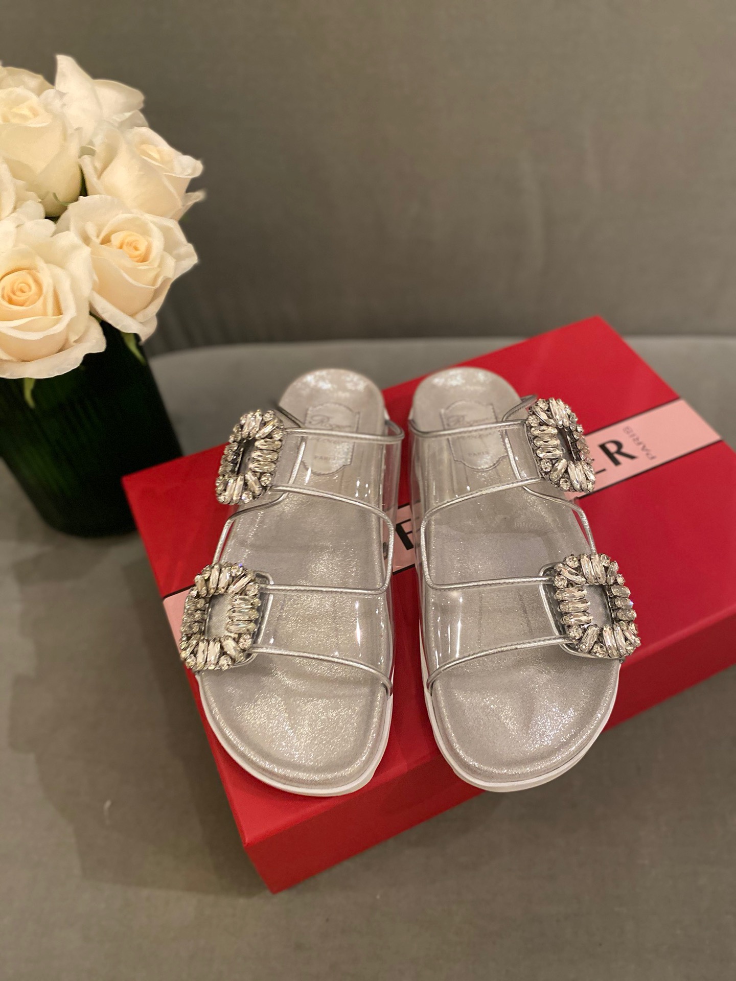 Roger Vivier Slidy Viv' Strass 버클 샌들