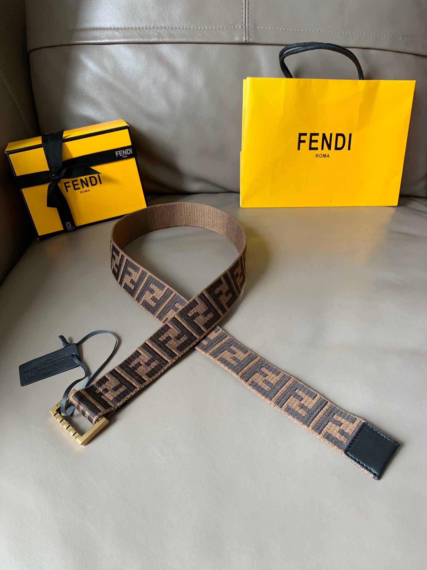 펜디 FENDI 블랙 40mm