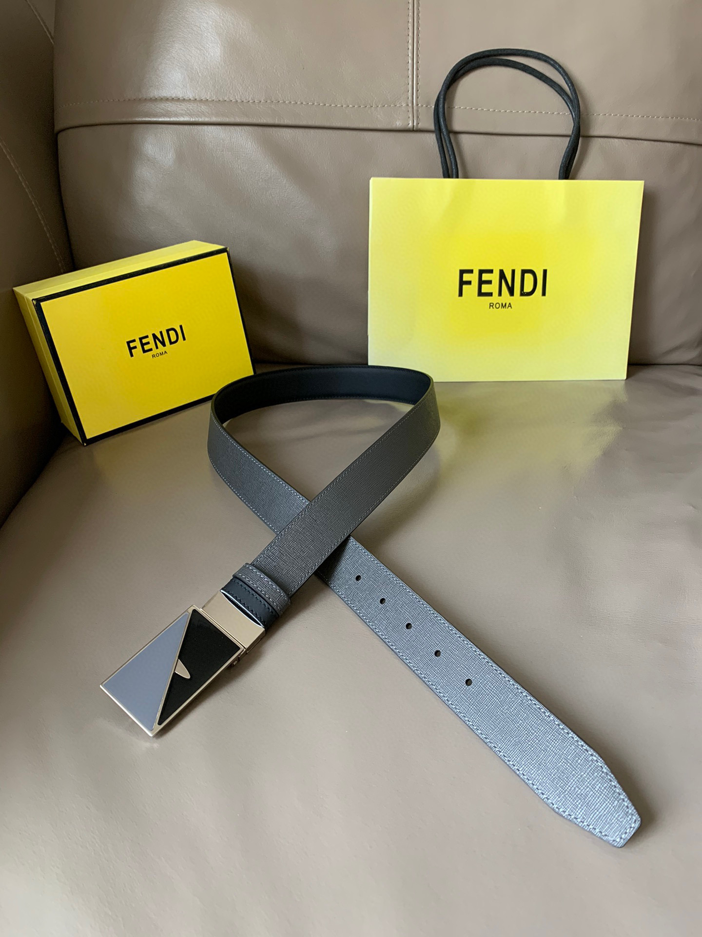 펜디 FENDI 블랙 34mm