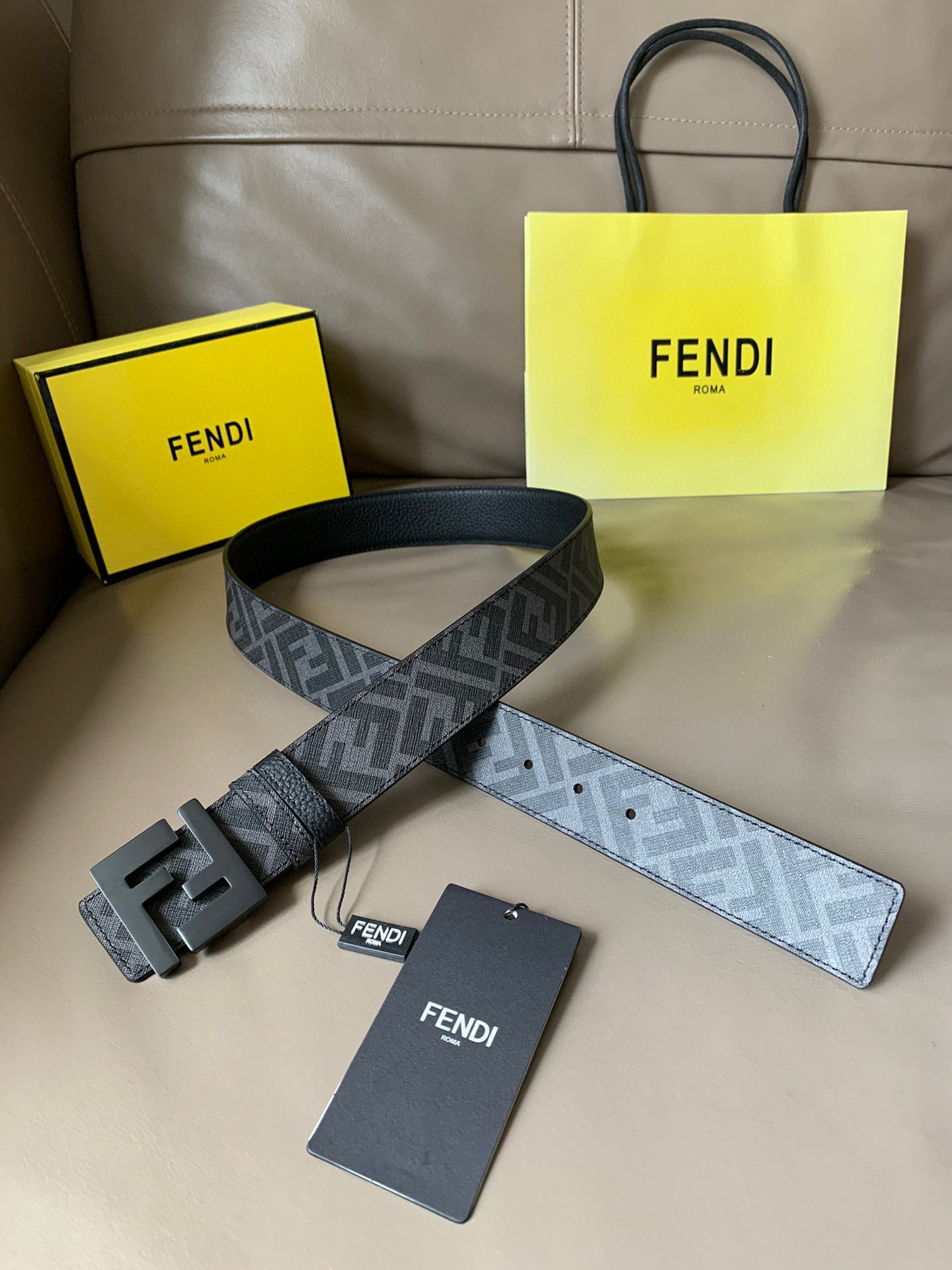 펜디 FENDI 블랙 40mm