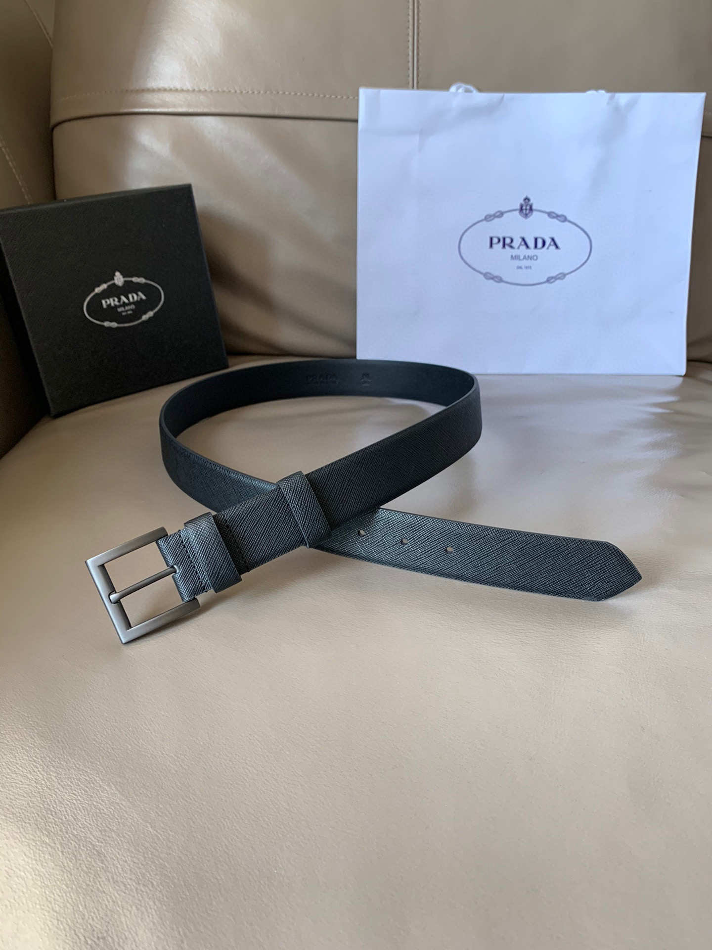 프라다 Prada 블랙 34mm