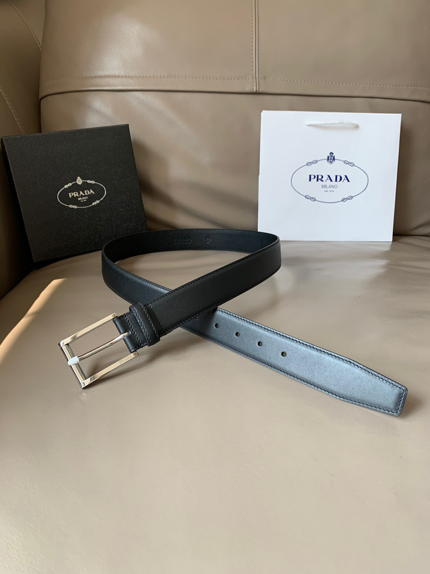 프라다 Prada 블랙 34mm