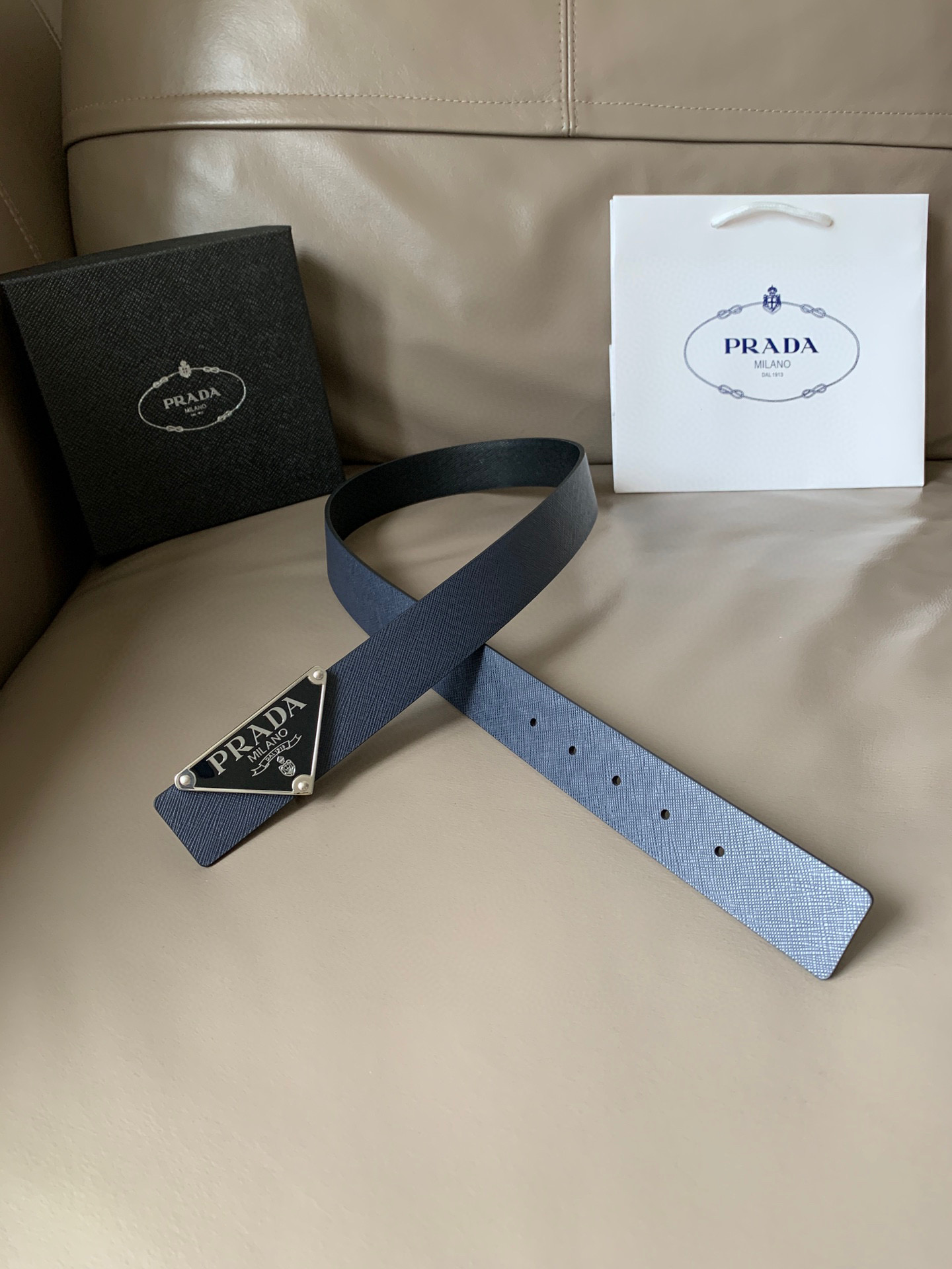 프라다 Prada 블랙 34mm