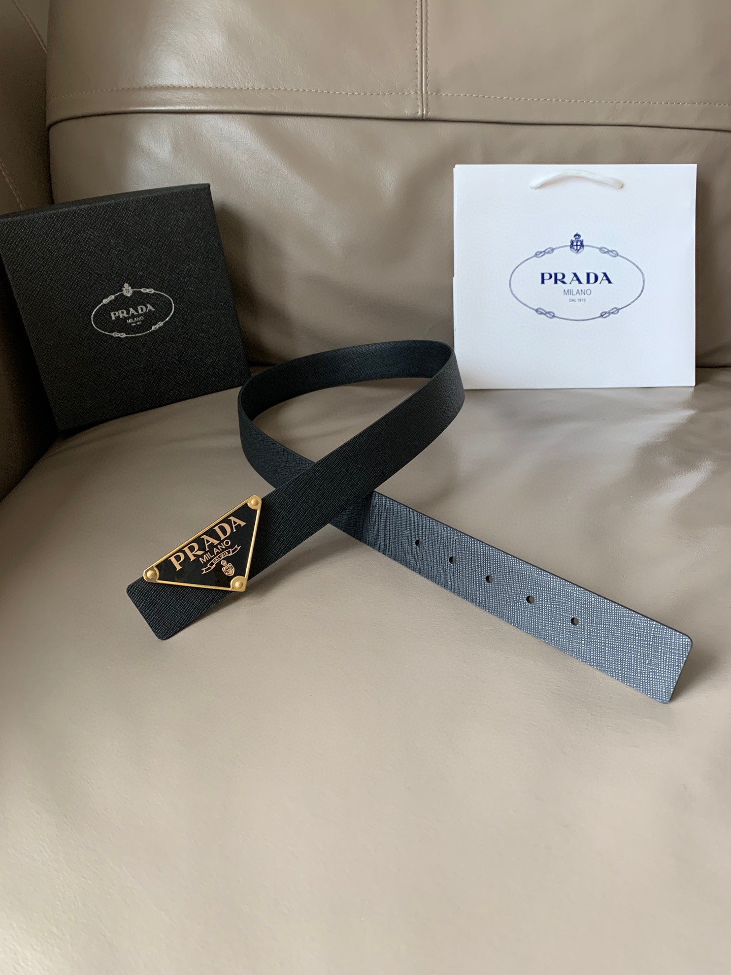 프라다 Prada 블랙 34mm
