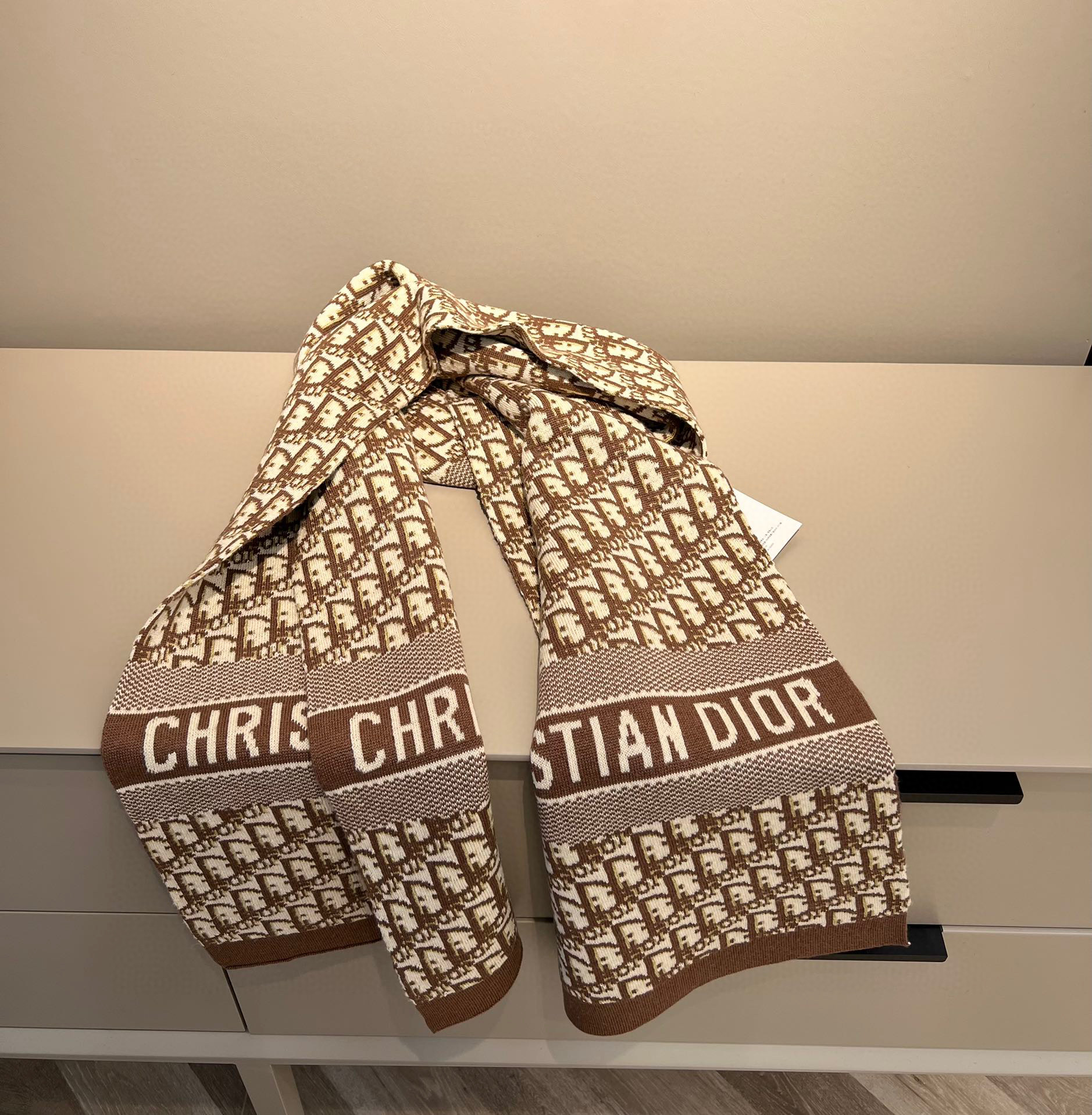 디올 Dior 스카프 마젠타 35*200cm