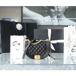 CHANEL 보이 샤넬 스몰 메신저 백 12.5CM