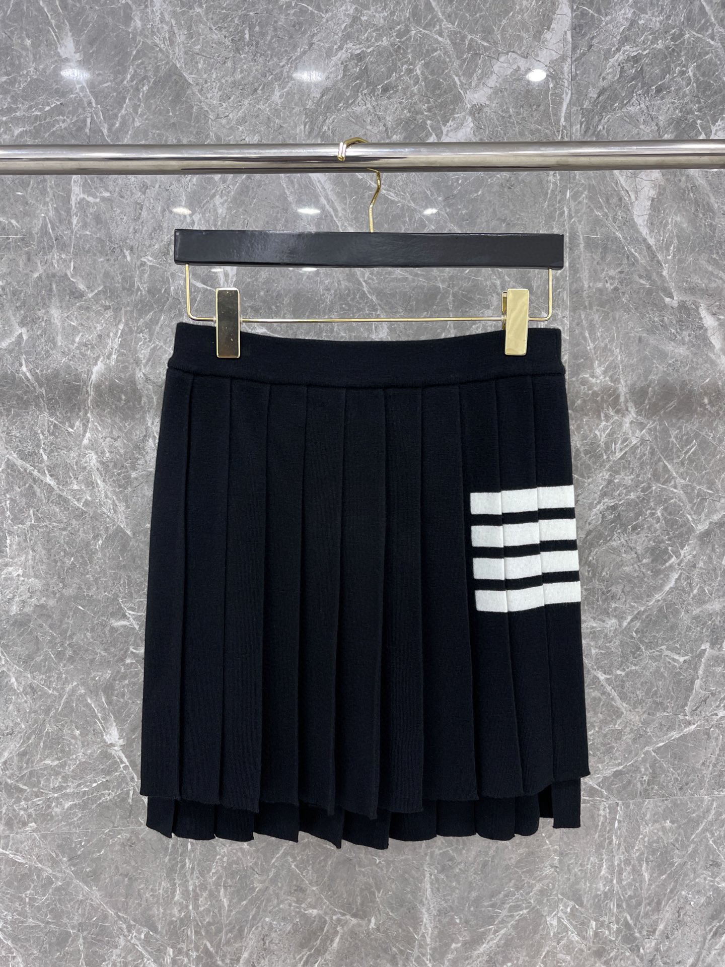 [대리석집] 톰브라운 Thom Browne 스커트