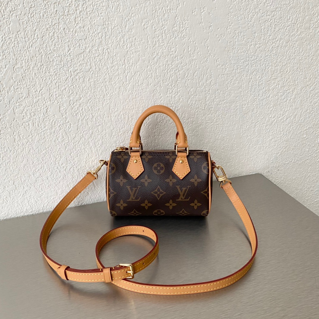 루이비통 Louis Vuitton 81085 미니백 16CM