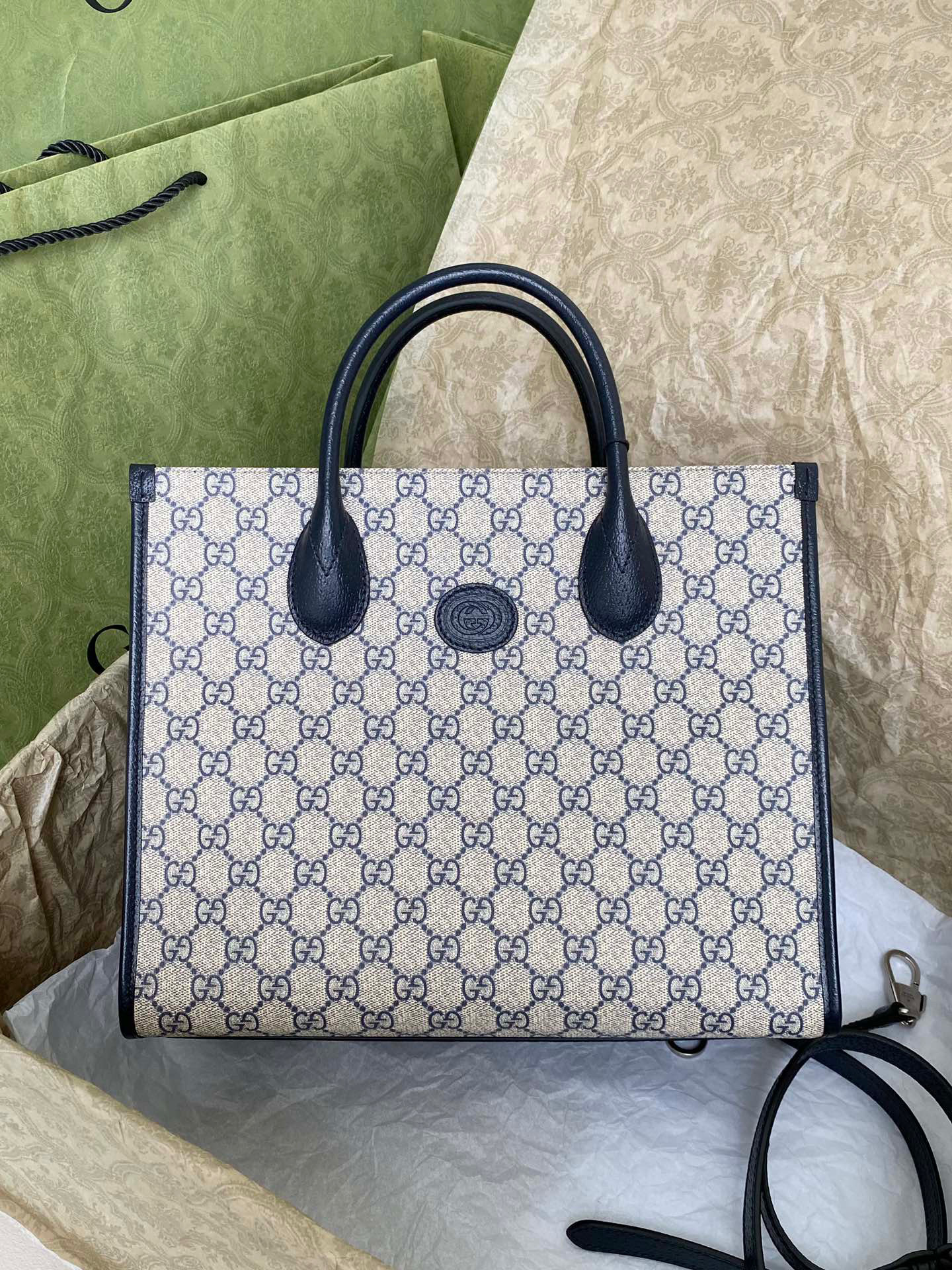 구찌 Gucci GG Retro 인터로킹 G 스몰 토트백 659983