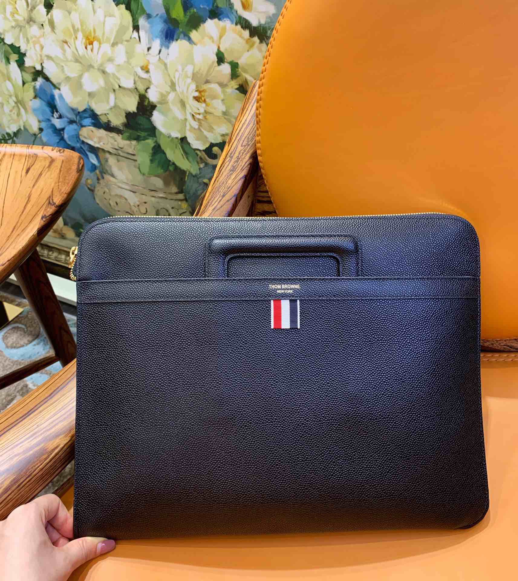 톰브라운 Thom Browne 서류가방 38CM