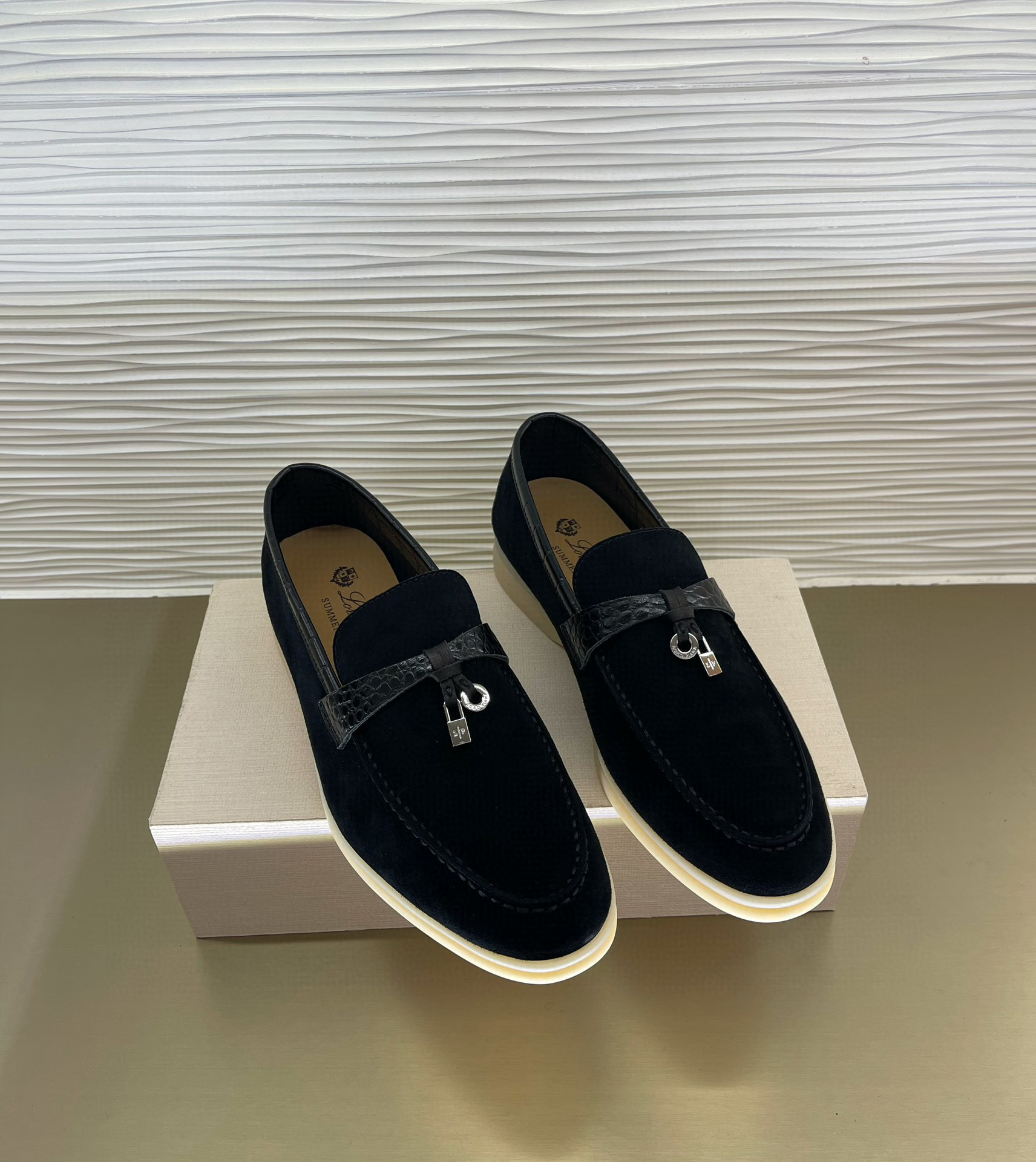 로로피아나 Loro Piana Summer Charms Walk 모카신