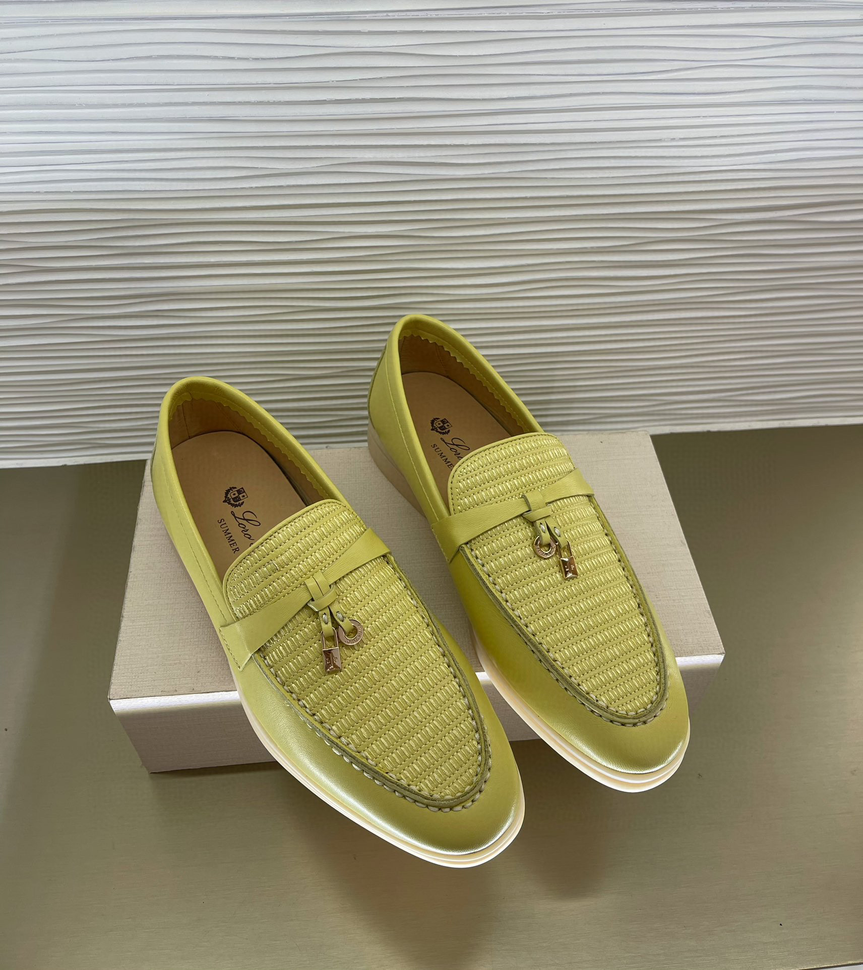 로로피아나 Loro Piana Summer Charms Walk 모카신