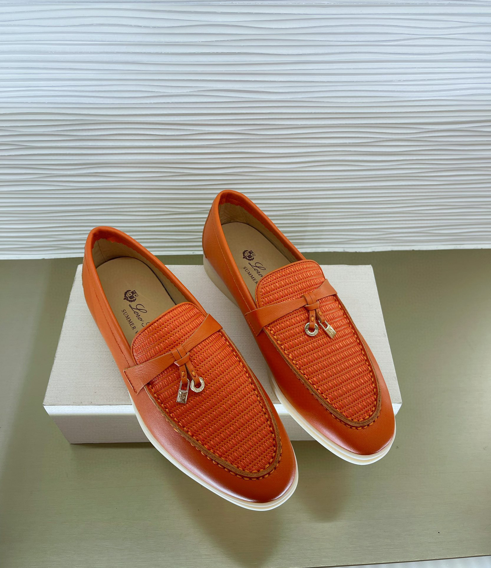 로로피아나 Loro Piana Summer Charms Walk 모카신