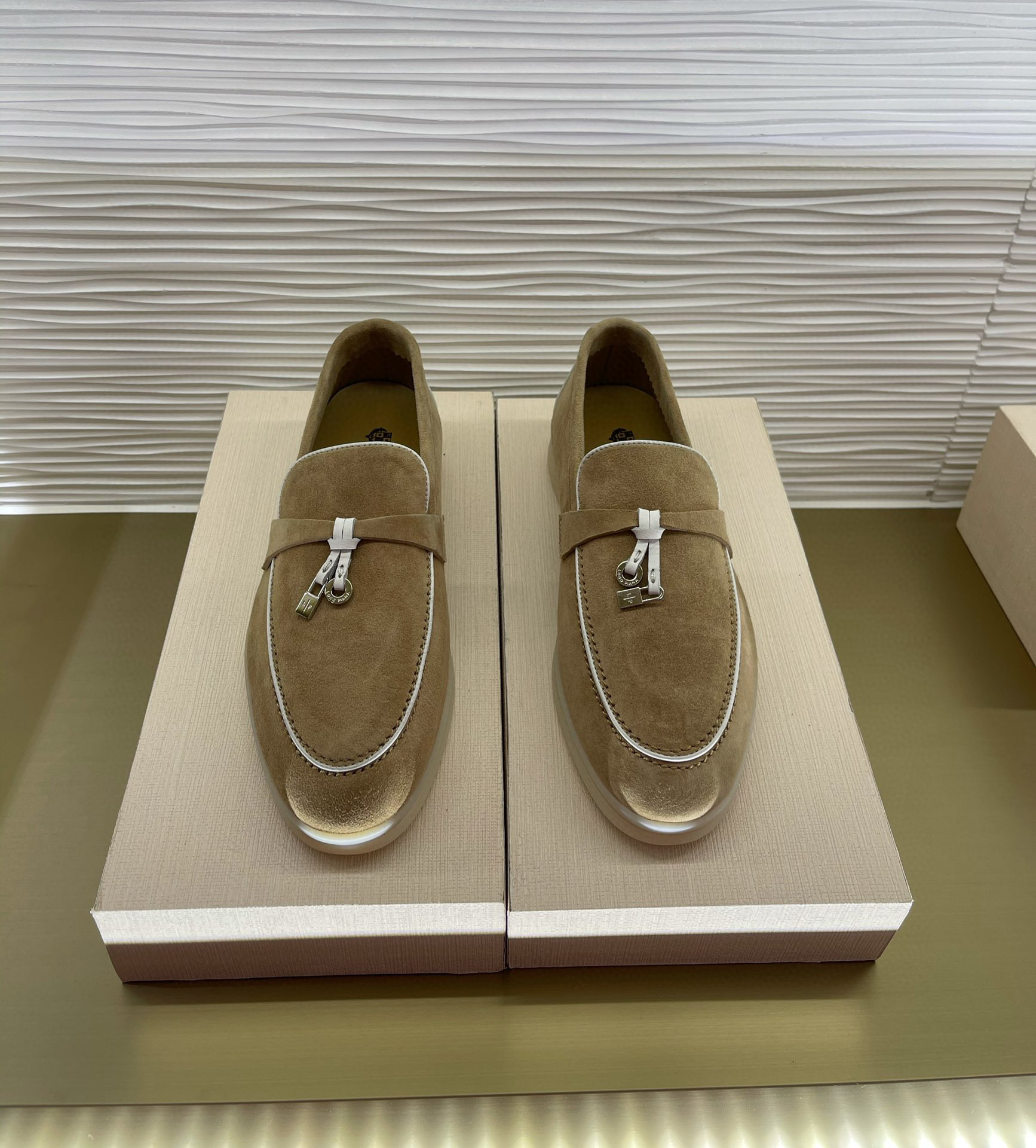 로로피아나 Loro Piana Summer Charms Walk 모카신