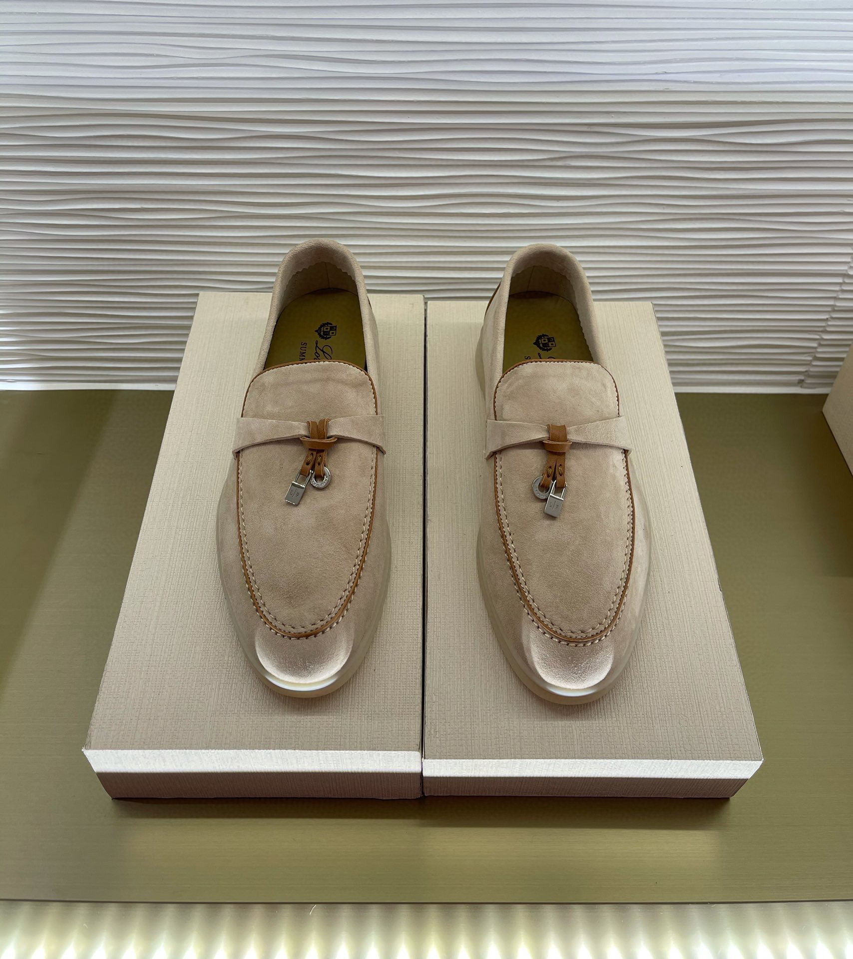 로로피아나 Loro Piana Summer Charms Walk 모카신