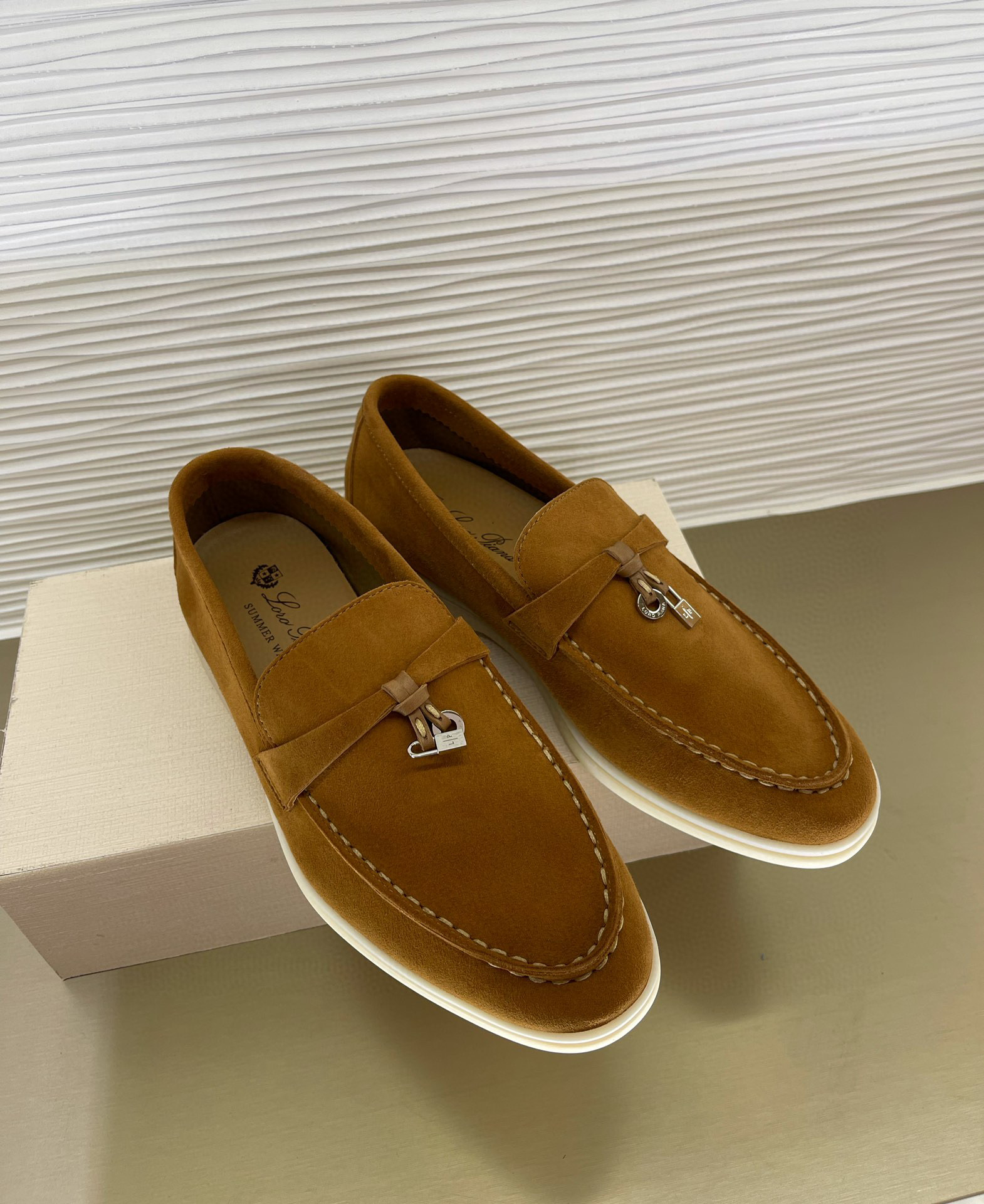 로로피아나 Loro Piana Summer Charms Walk 모카신