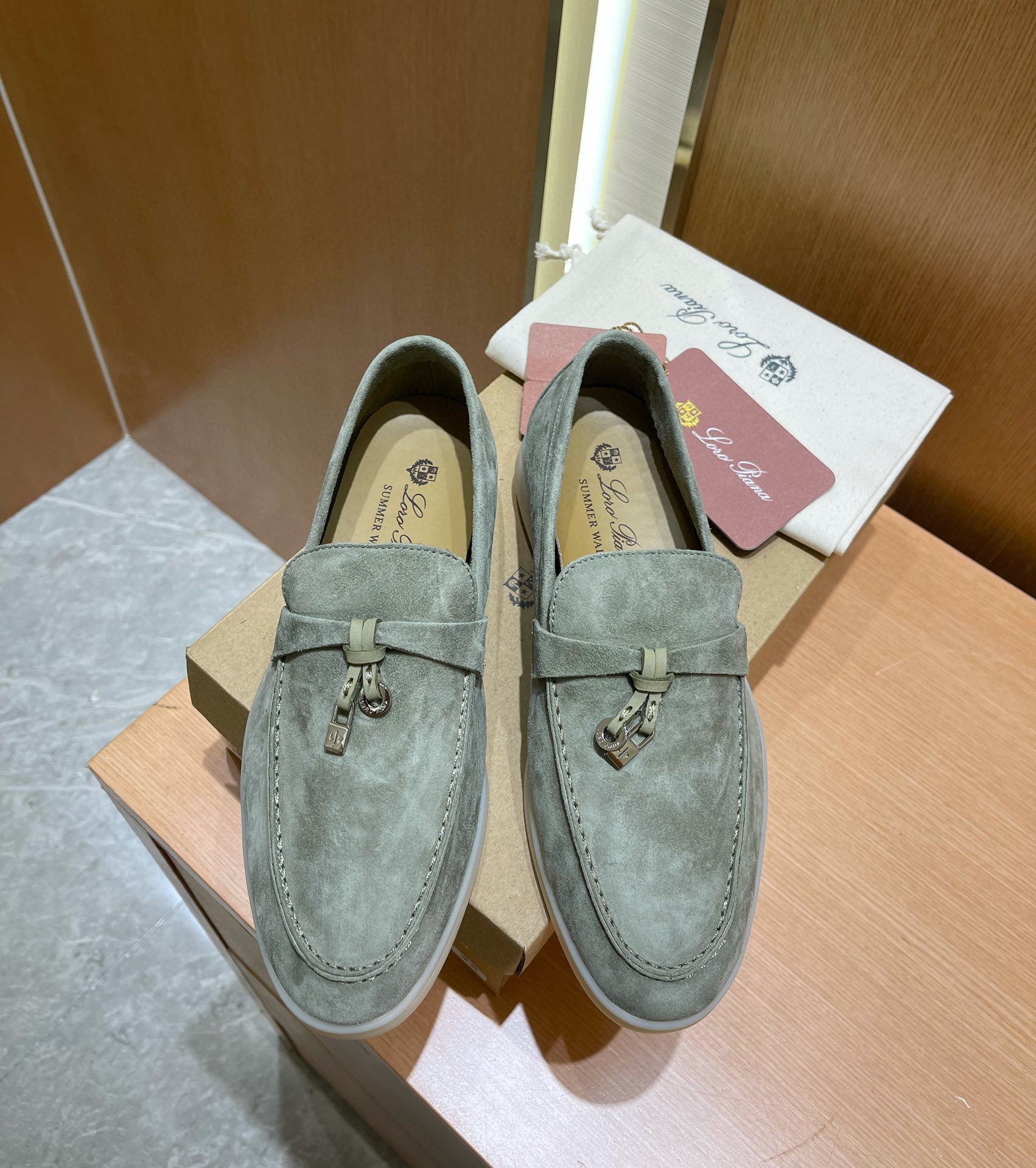 로로피아나 Loro Piana Summer Charms Walk 모카신