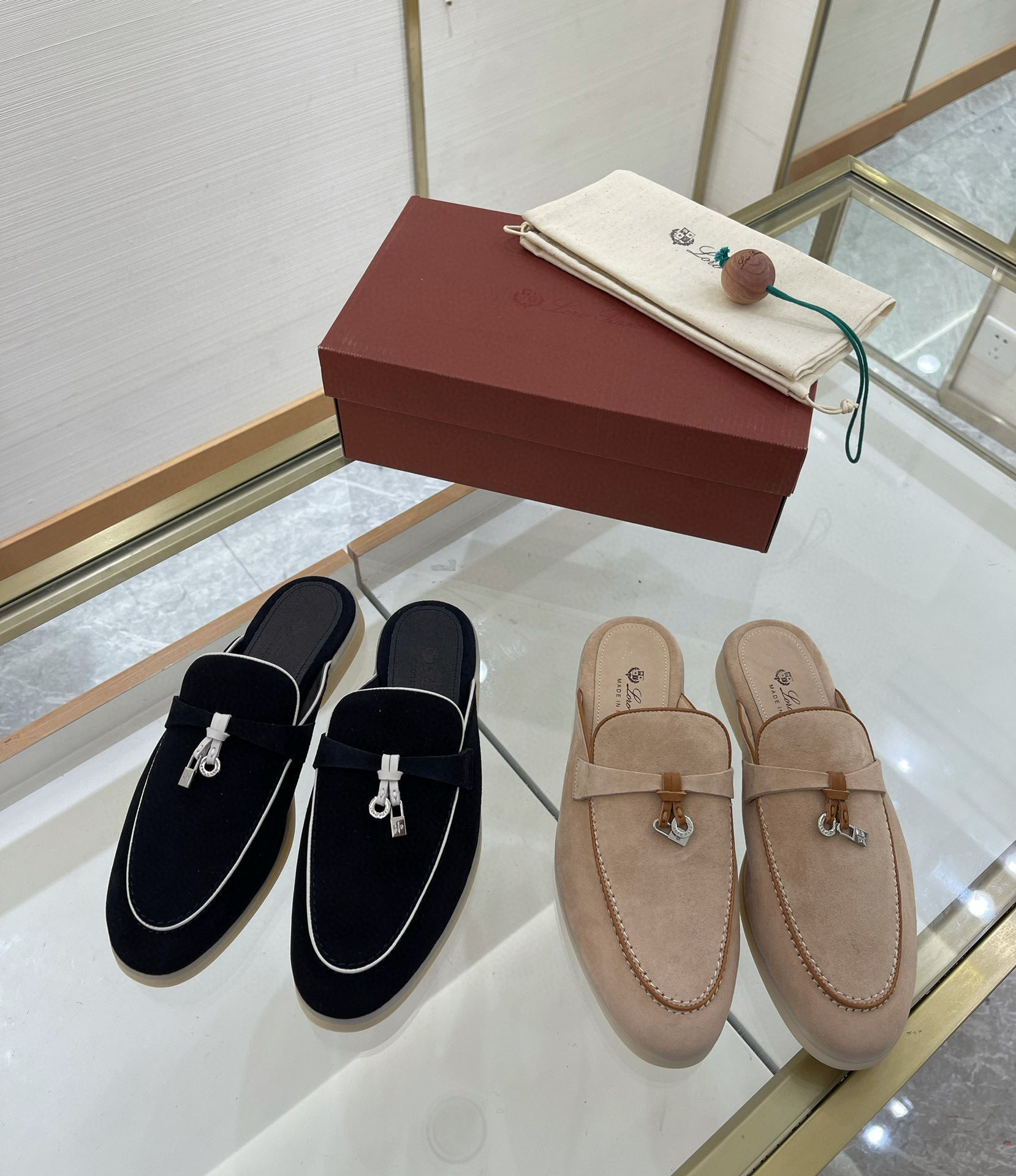 로로피아나 Loro Piana Babouche Charms Walk 모카신