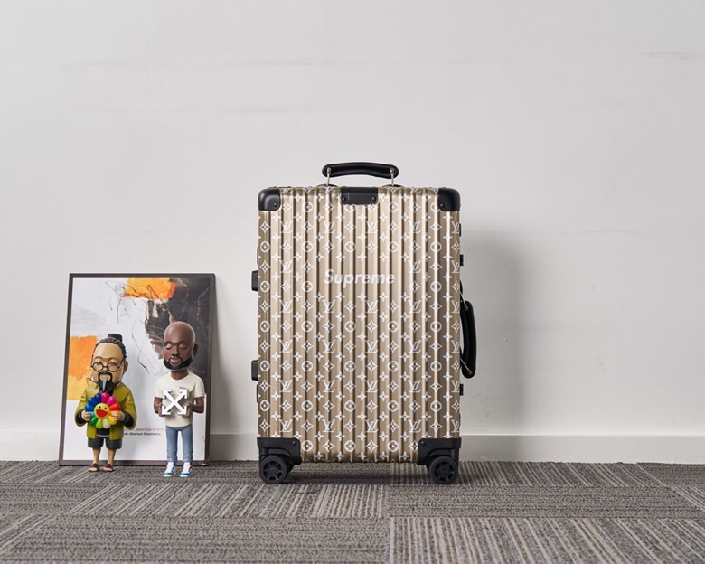 리모와  rimowa X LV Supreme  Classic Flight 캐빈 케이스