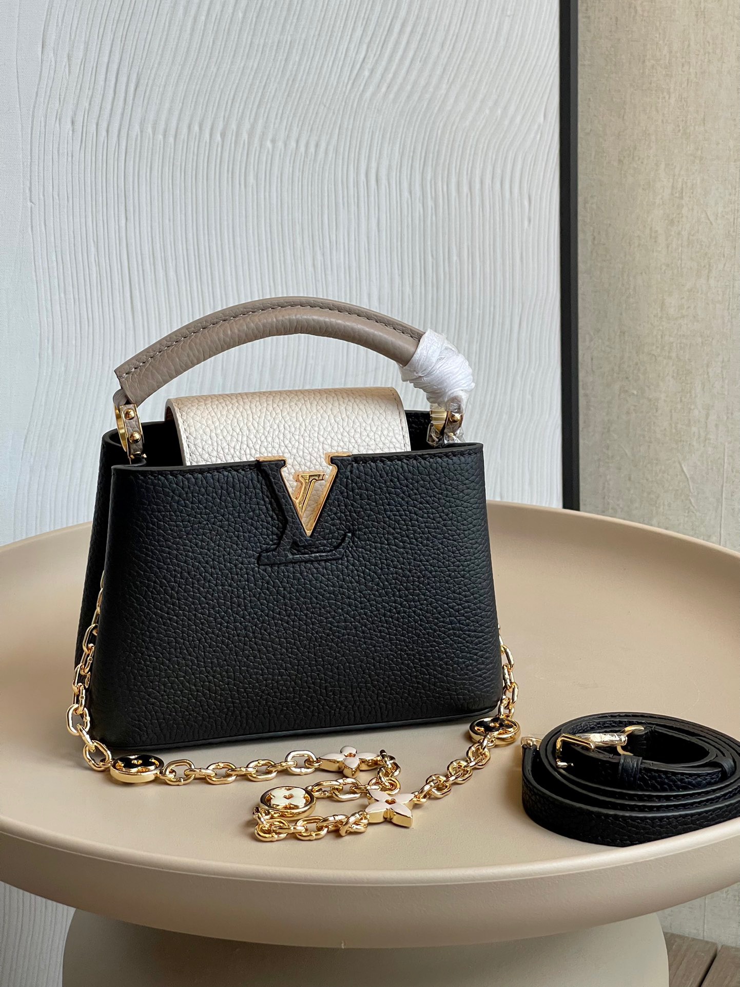 루이비통 Louis Vuitton 20845 숄더백 21CM