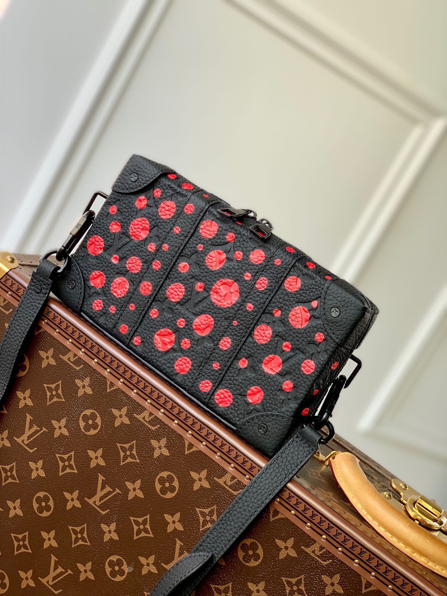 루이비통 Louis Vuitton 81905 숄더백 22.5CM