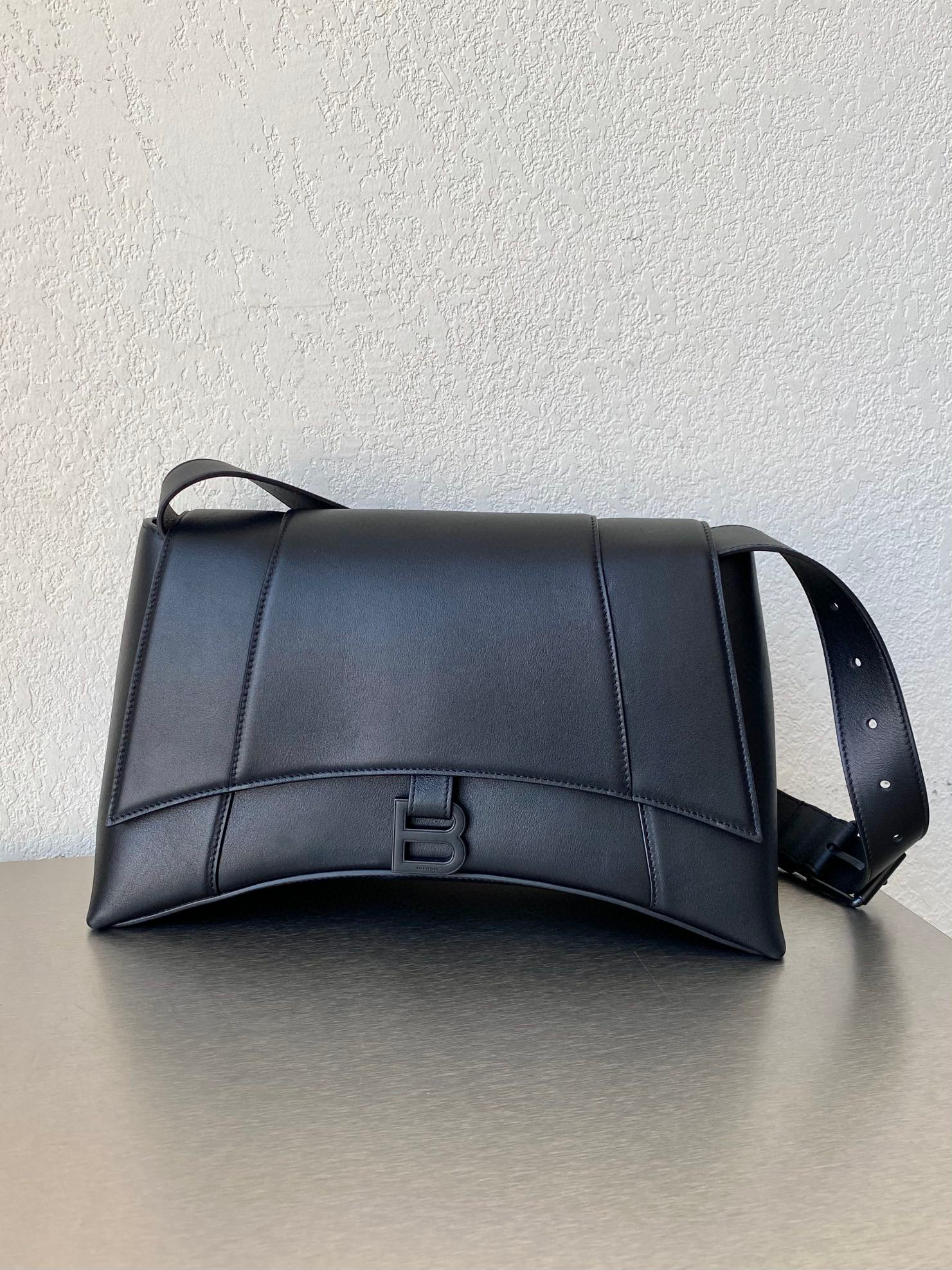 발렌시아가 Balenciaga 671354 미디엄 숄더백 에 대한 여성 에 다크 그레이 32cm