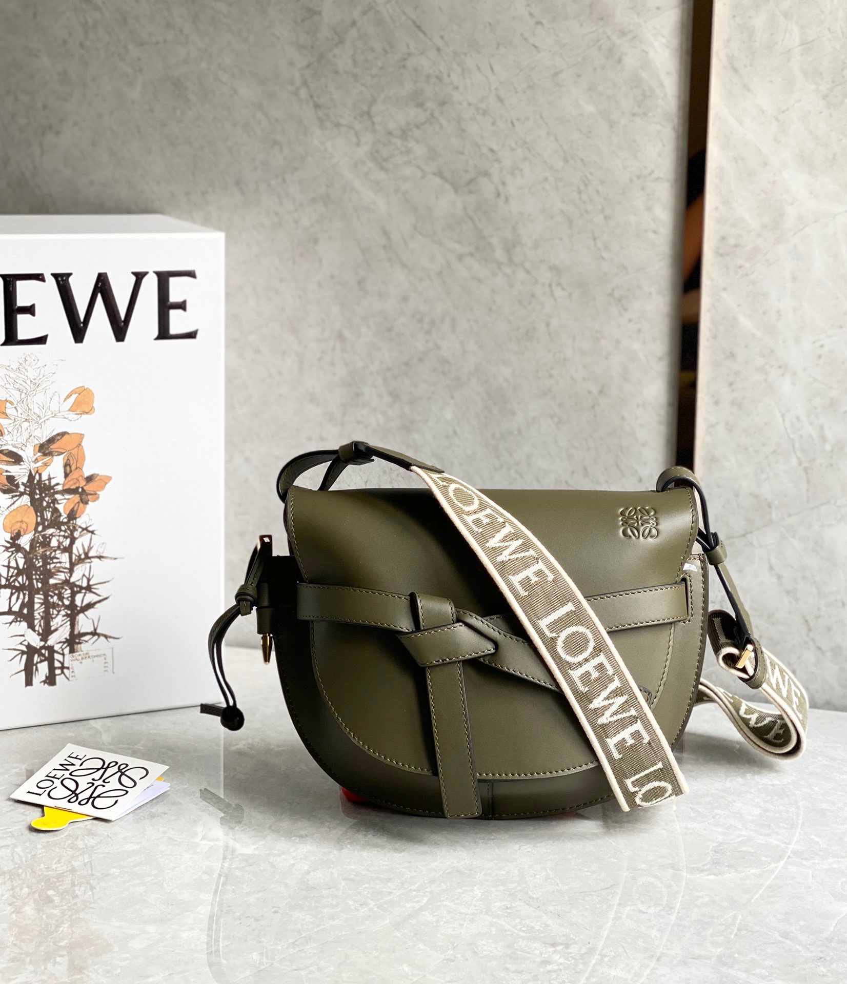 로에베 Loewe 크로스 백 25CM