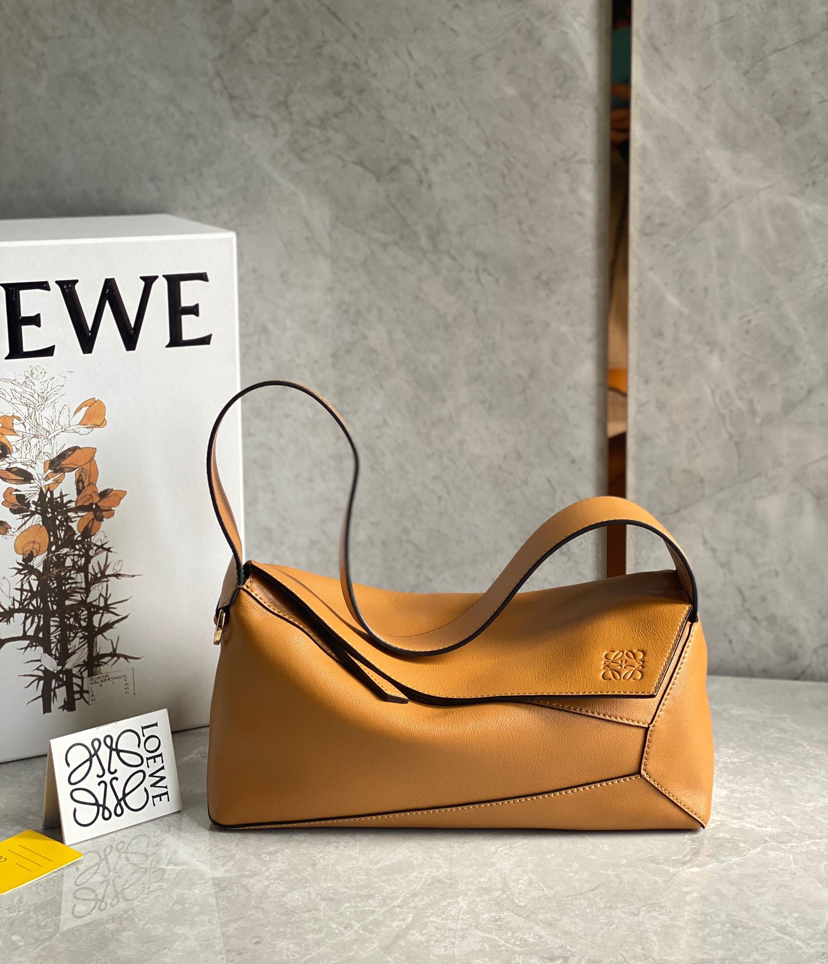 로에베 Loewe 퍼즐 호보 백 - 나파 카프스킨 29CM