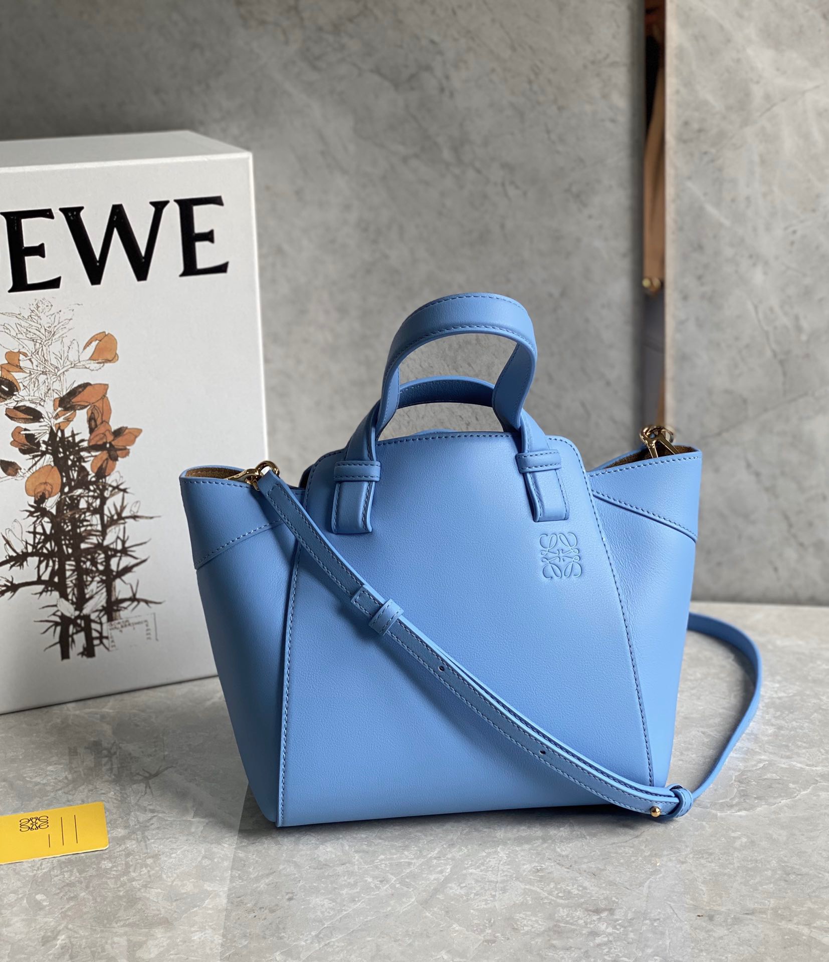 로에베 Loewe  탑 핸들백 20CM