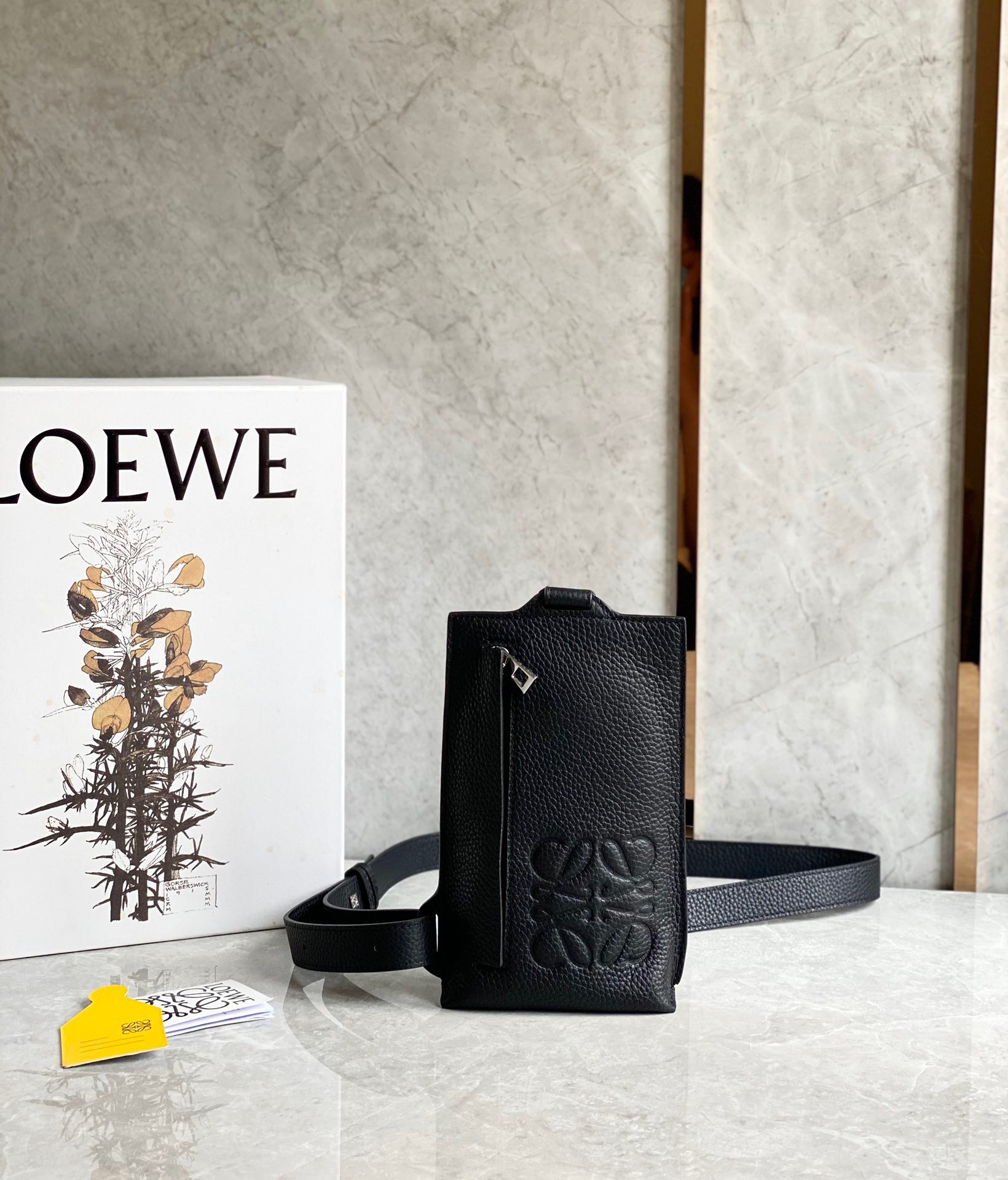 로에베 Loewe  벨트 백 21.5CM