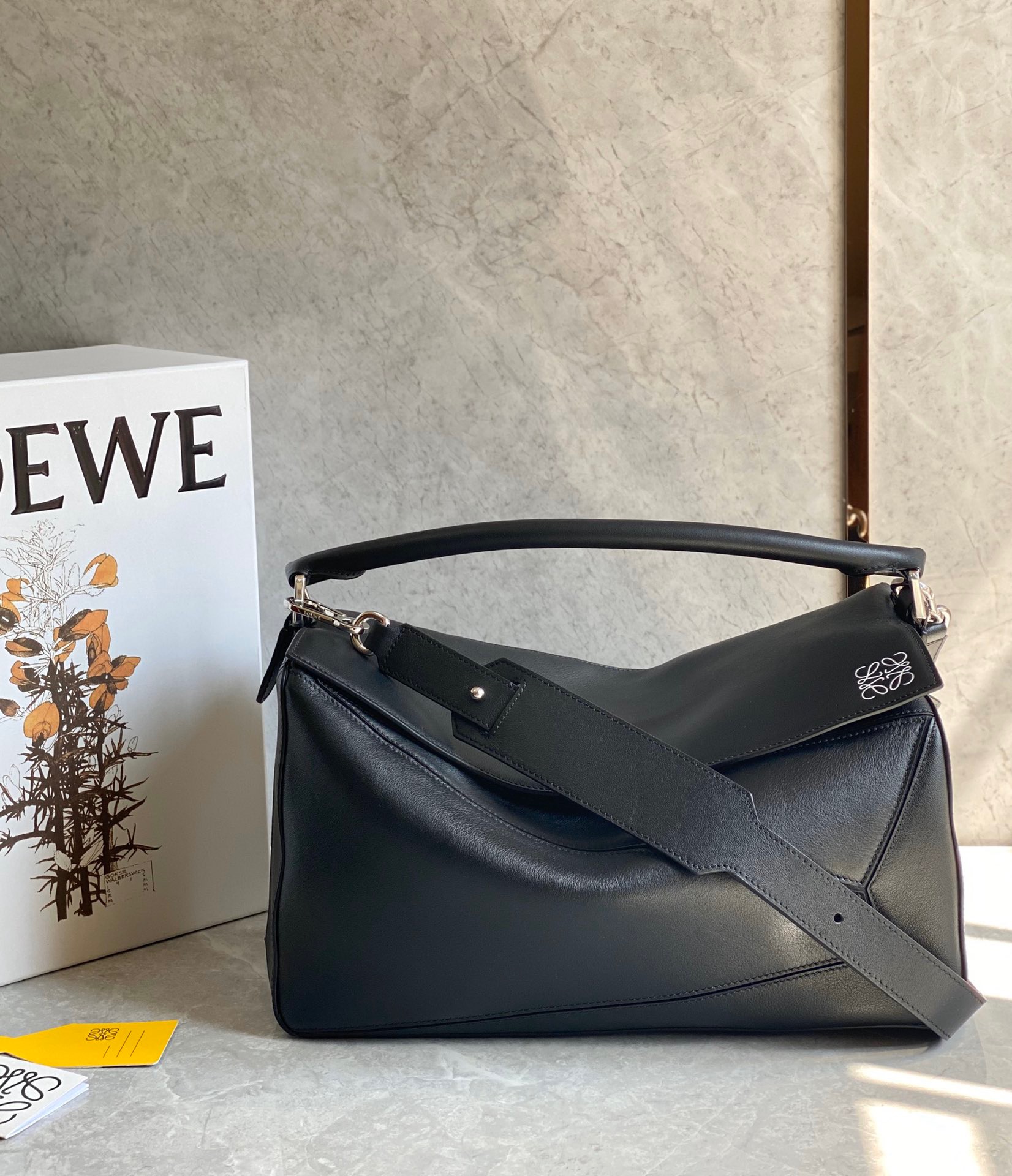 로에베 Loewe 크로스 백 35CM
