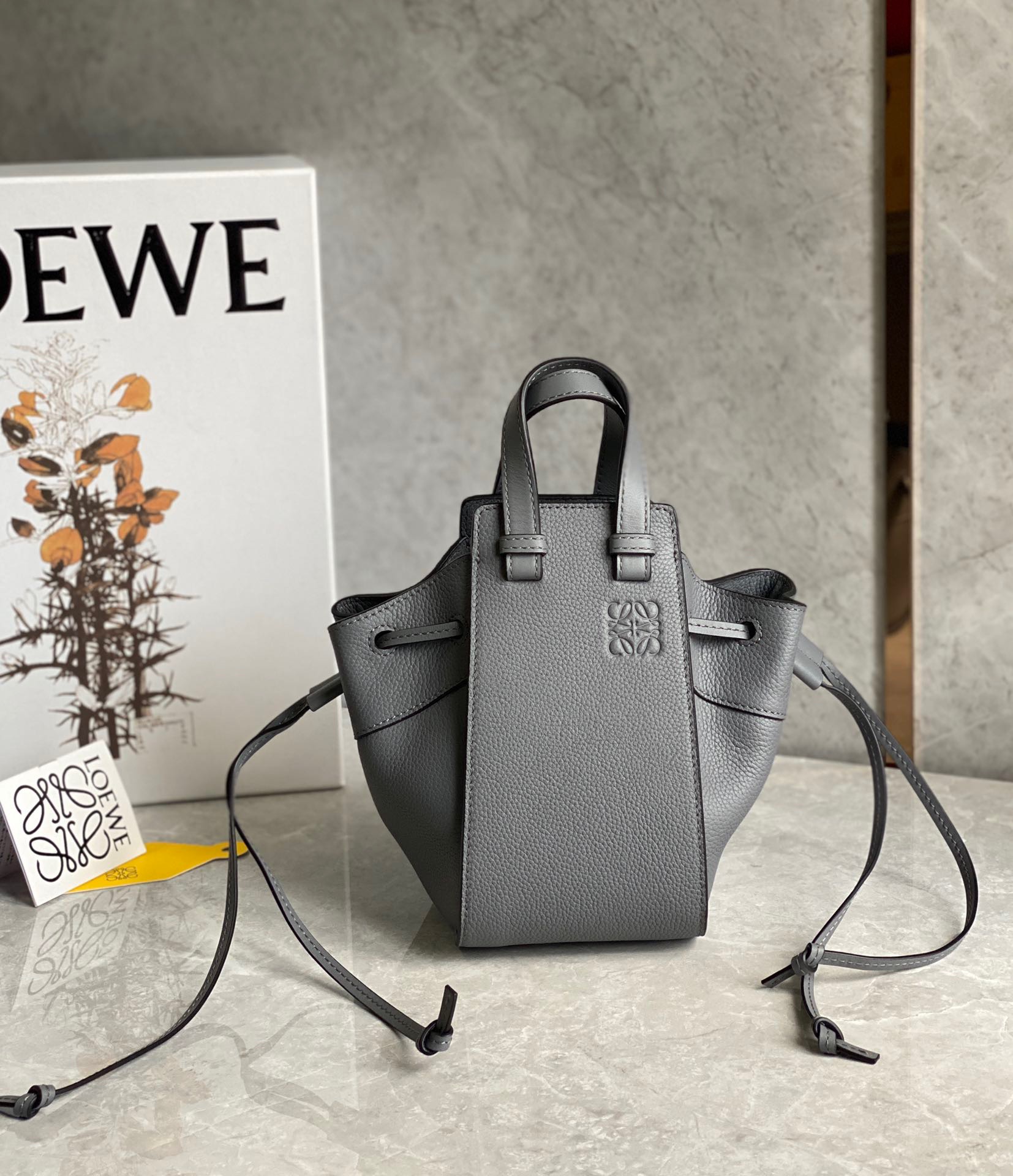 로에베 Loewe  탑 핸들백 19CM