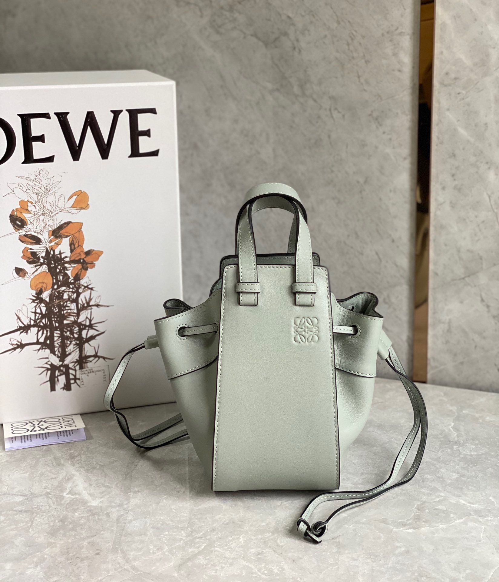 로에베 Loewe  탑 핸들백 19CM
