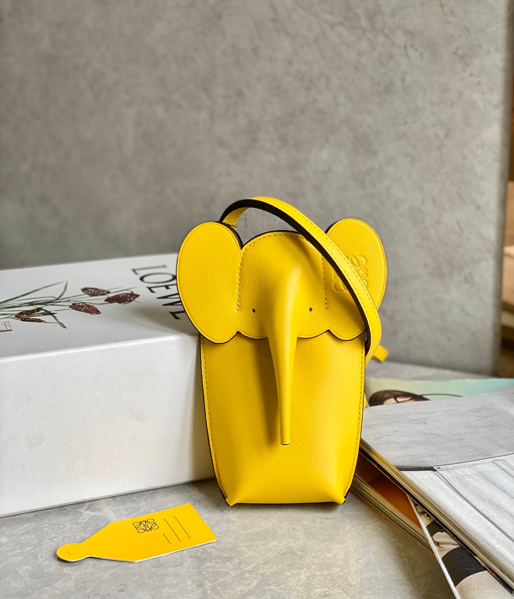 로에베 Loewe  미니백 8CM