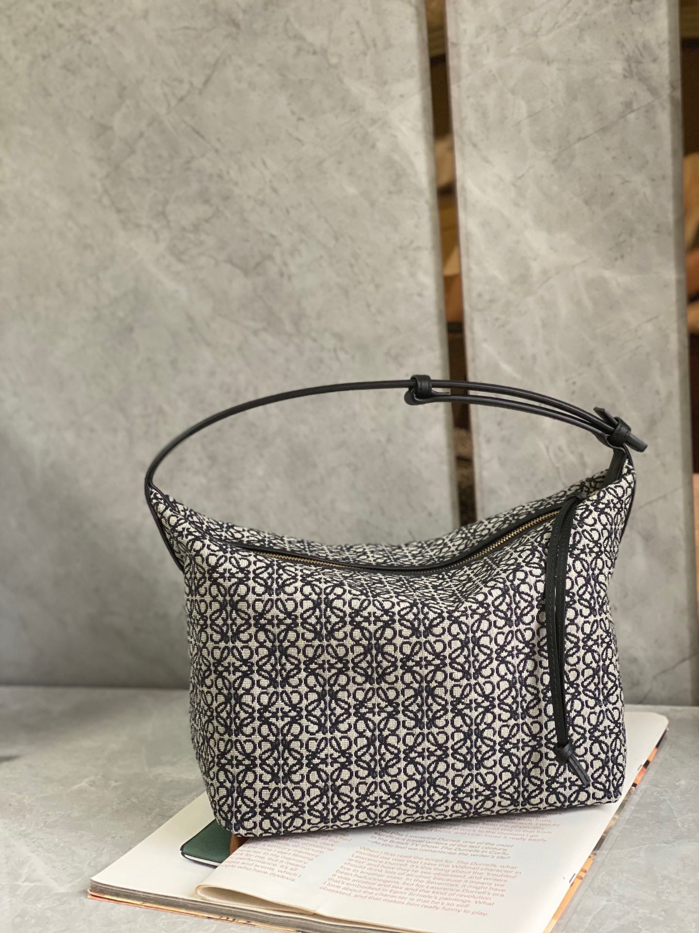 로에베 Loewe  탑 핸들백 27CM