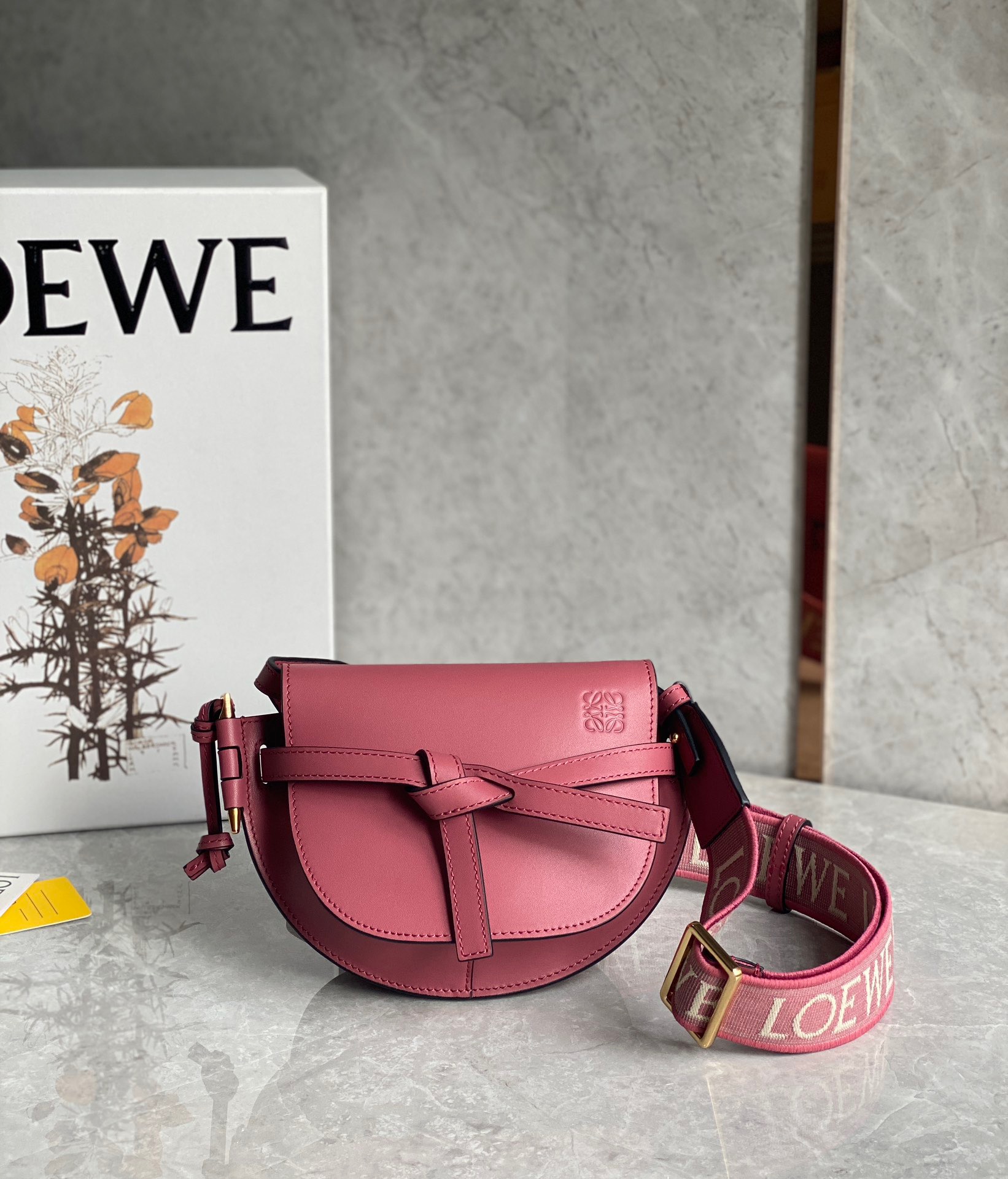 로에베 Loewe 크로스 백 21CM