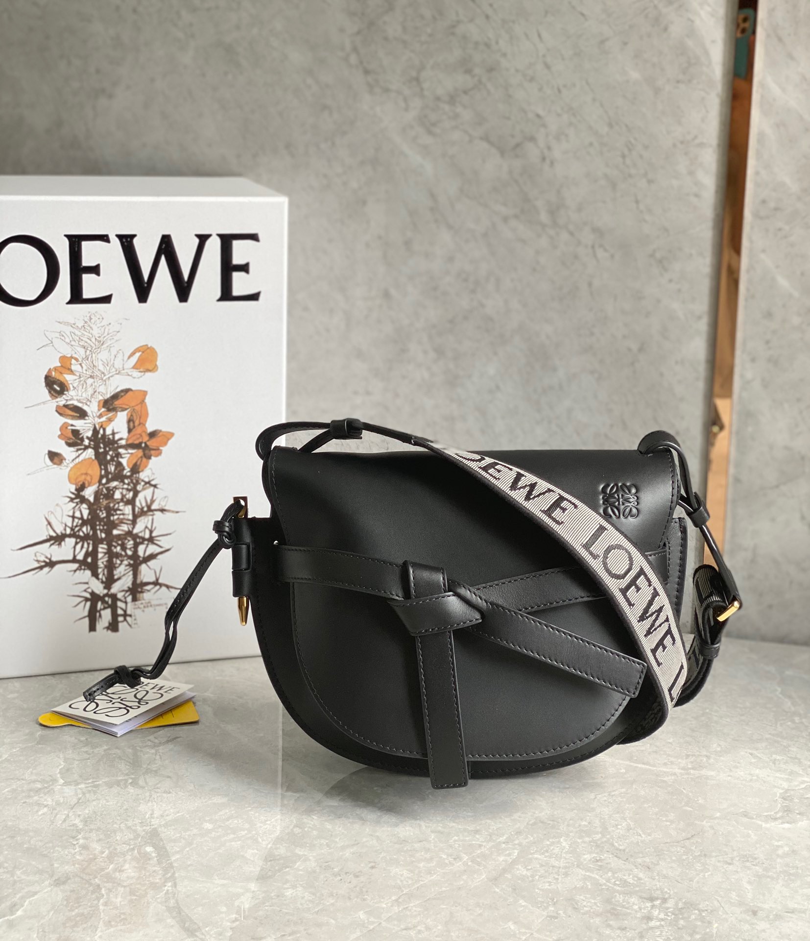 로에베 Loewe 크로스 백 25CM