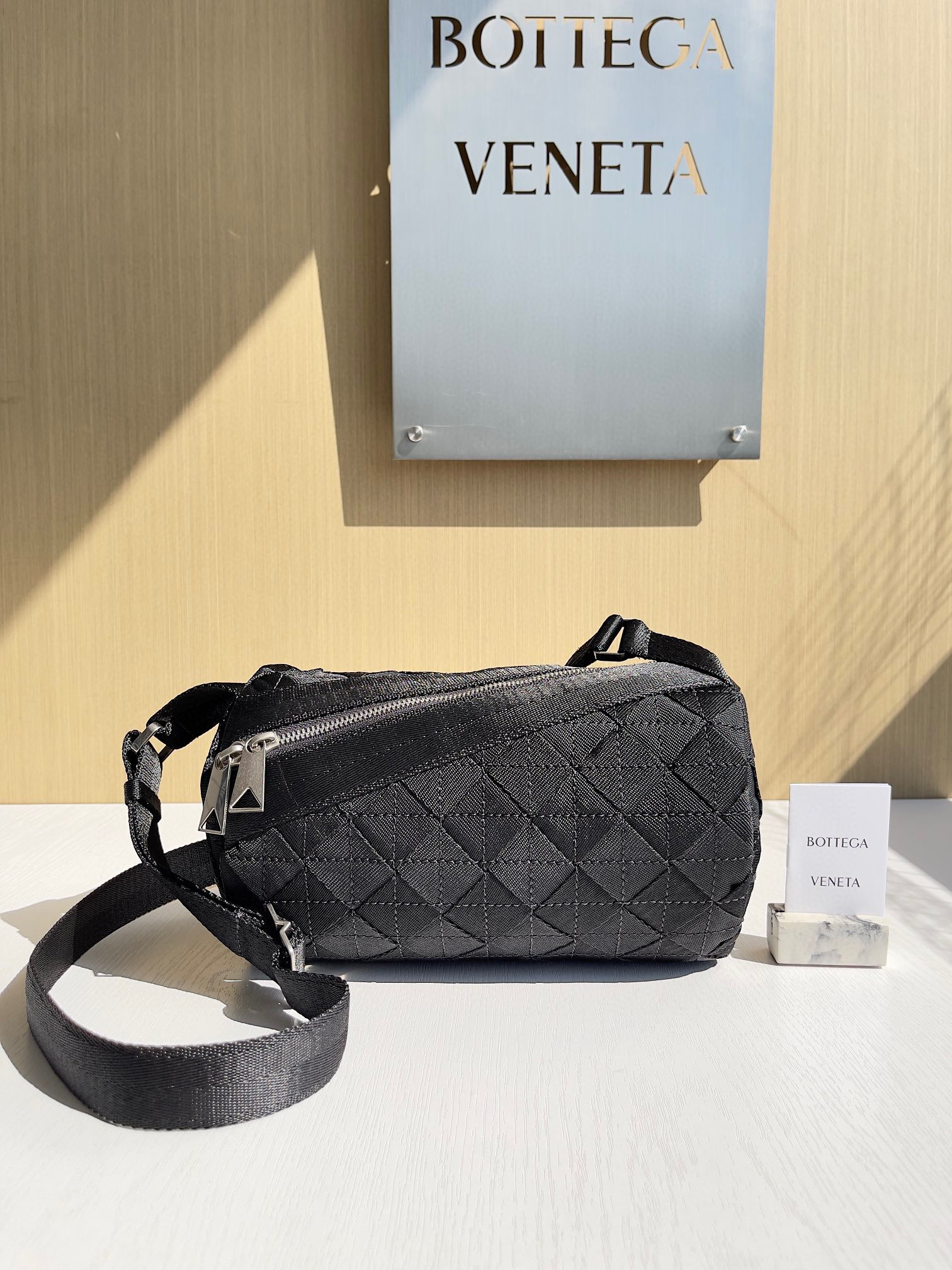 보테가베네타 Bottega Veneta Webbing 690966 버킷 백 26cm