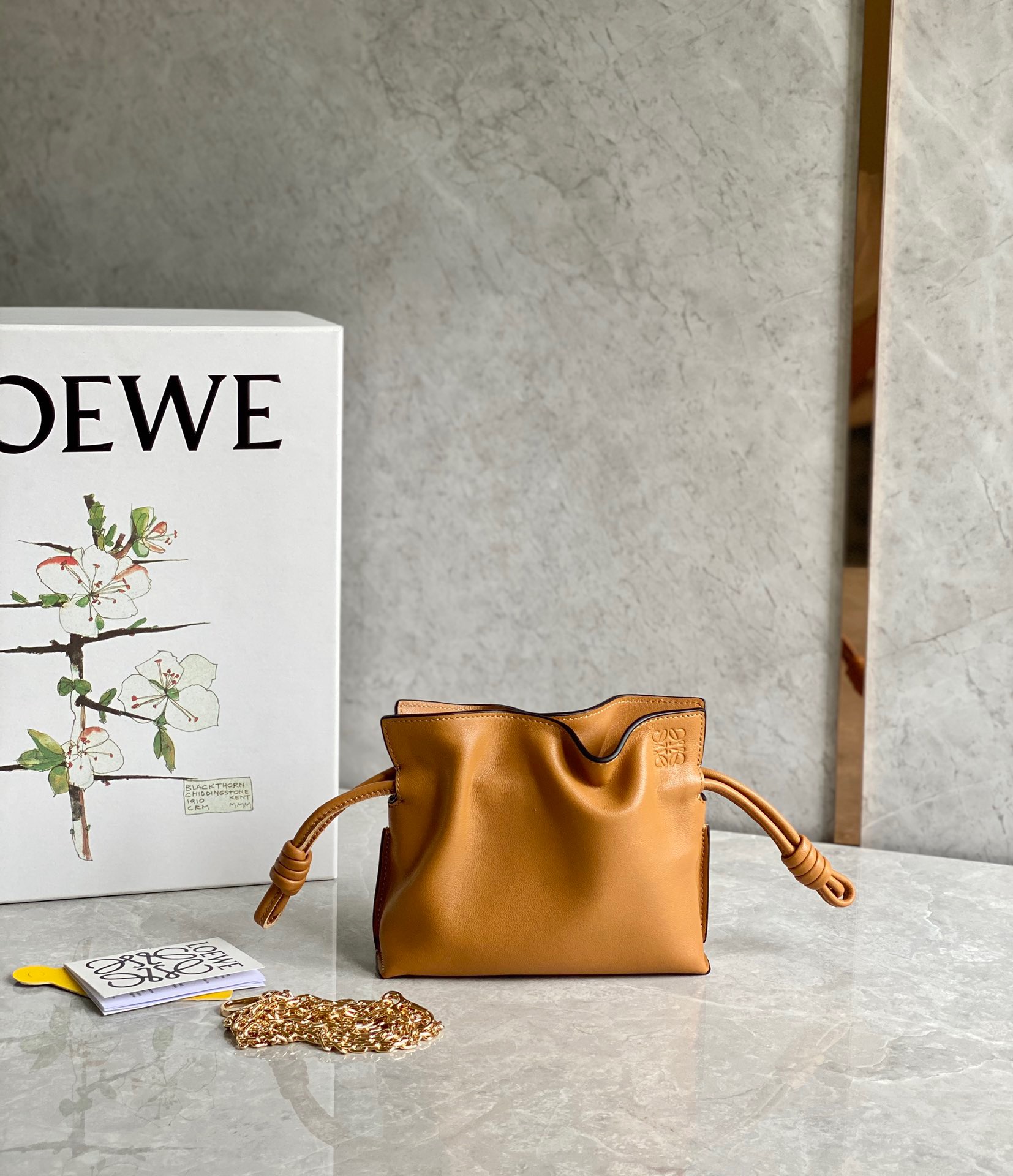 로에베 Loewe 미니 플라멩코 클러치 - 나파 카프스킨 15.5CM