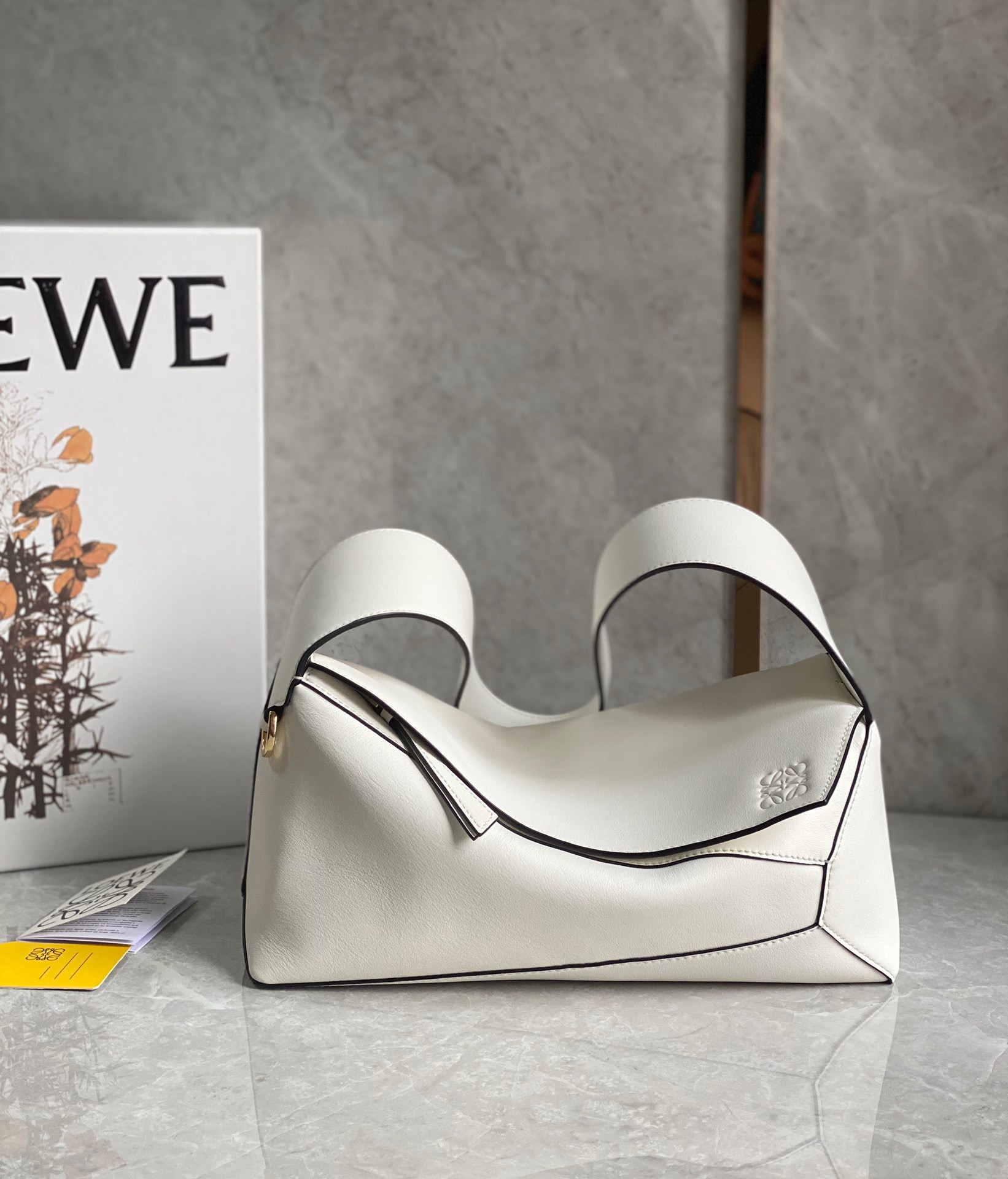 로에베 Loewe 퍼즐 호보 백 - 나파 카프스킨 29CM