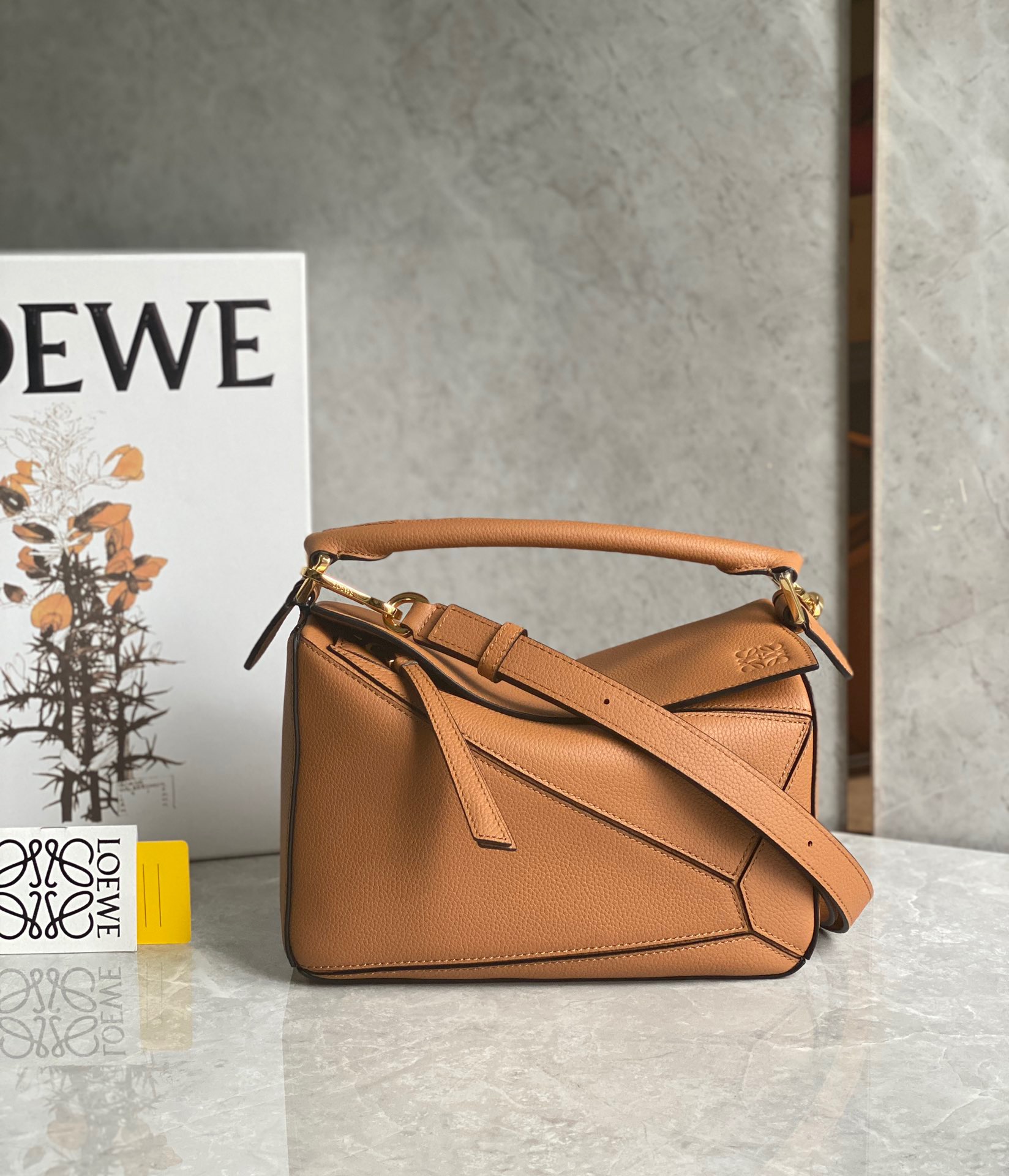 로에베 Loewe 크로스 백 24CM