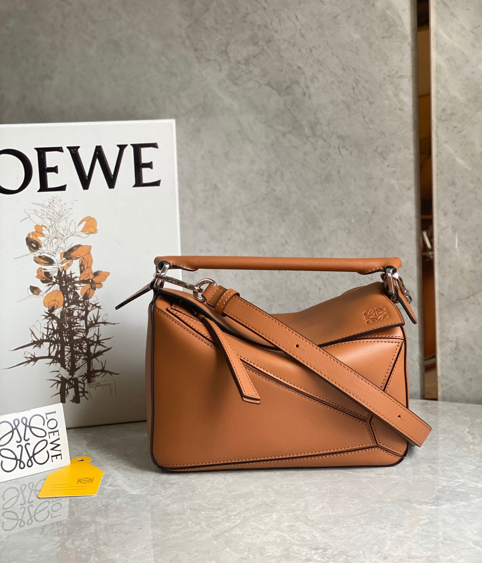 로에베 Loewe 크로스 백 24CM