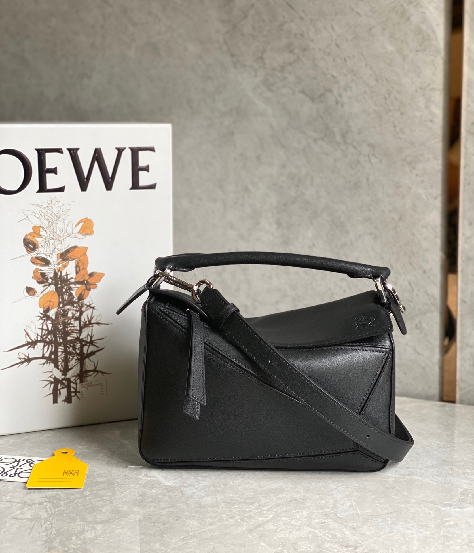 로에베 Loewe 크로스 백 24CM